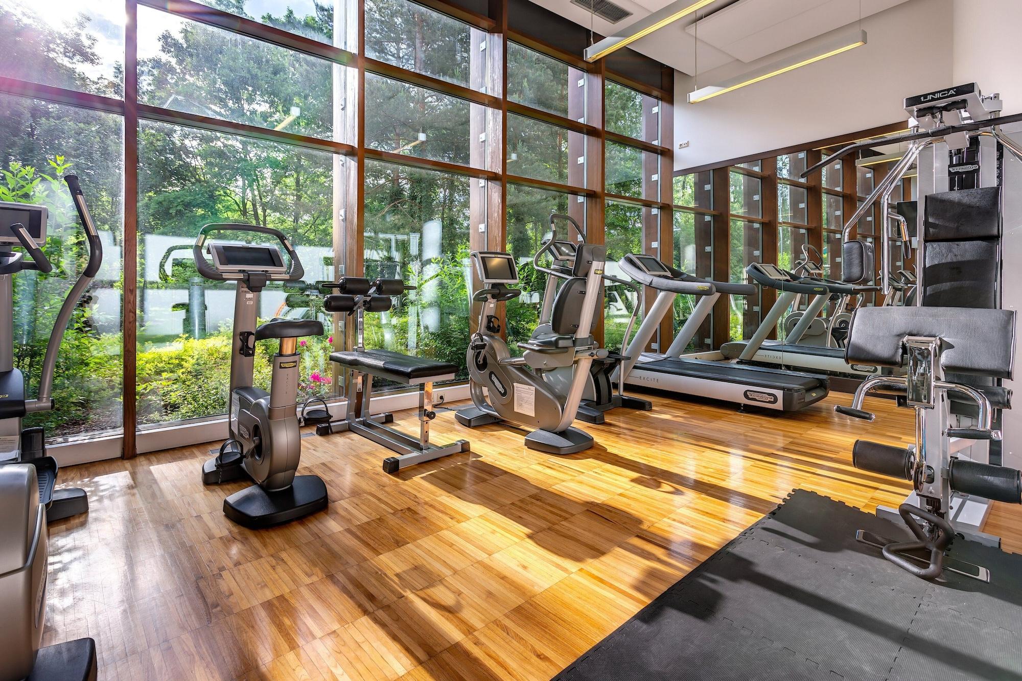 Gimnasio Holiday Inn Resort Warszawa Józefów**** by IHG