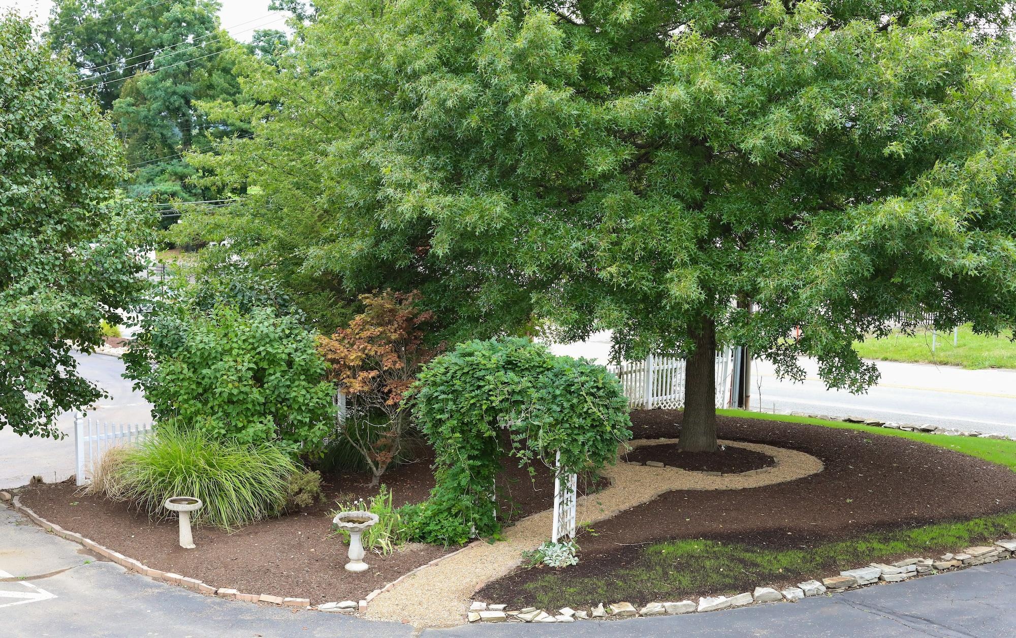 Vista Exterior Doone's Inn at Oakmont