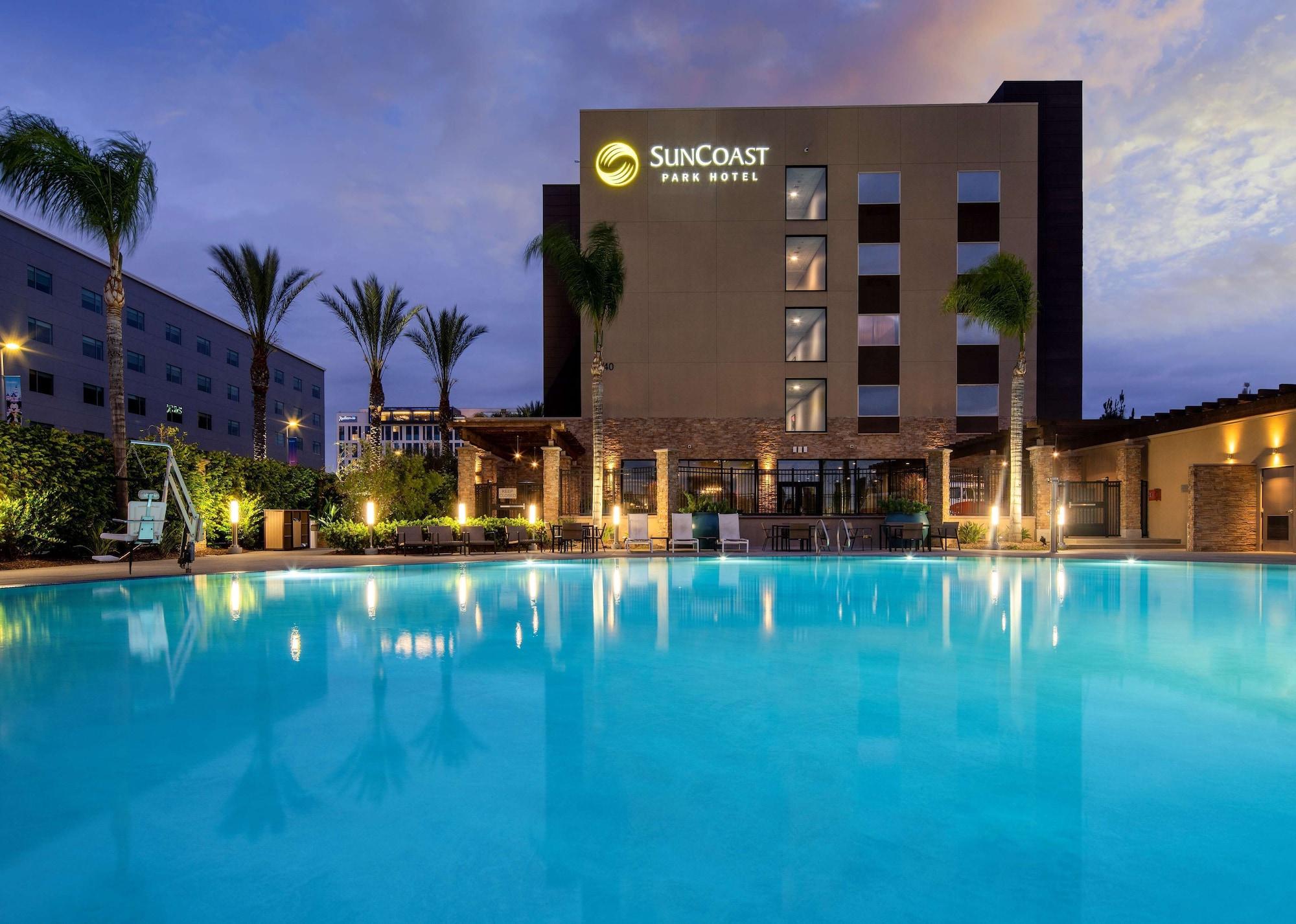 Varios SunCoast Park Hotel Anaheim Resort, Tapestry by Hilton