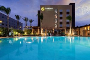 Alojamiento - SunCoast Park Hotel Anaheim Resort, Tapestry by Hilton