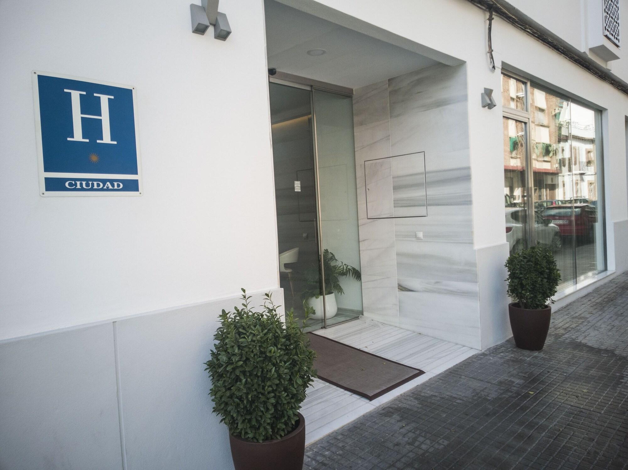 Vista Exterior Abadi