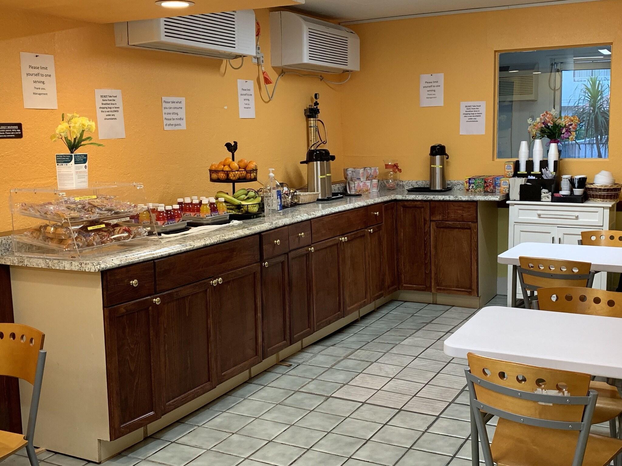 Bar/Salón Rodeway Inn Kissimmee Maingate West