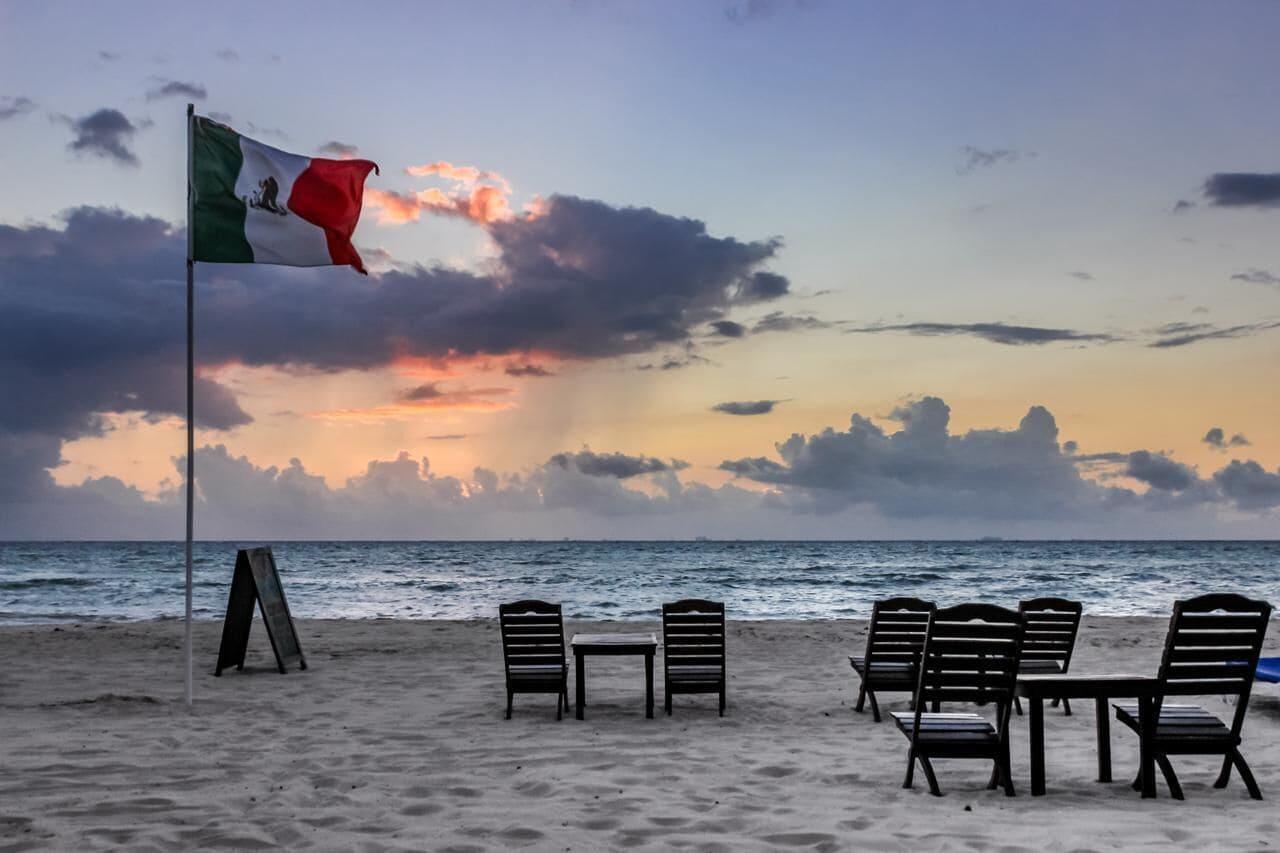 Playa Pelicano Inn Playa del Carmen - Beachfront Hotel