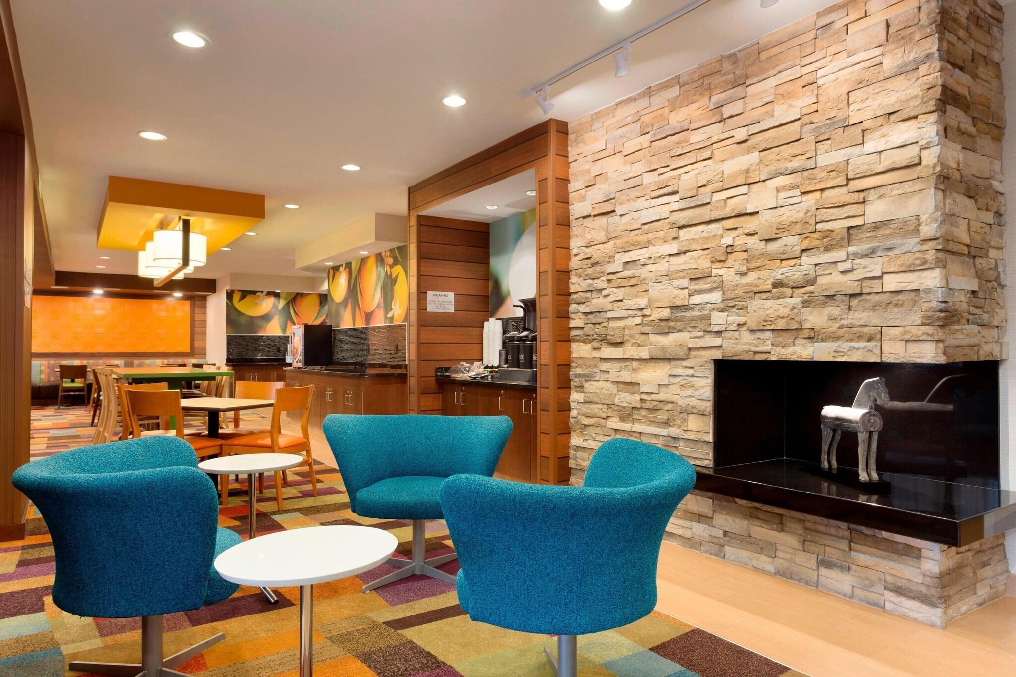 Vista Lobby Fairfield Inn & Suites Waco South