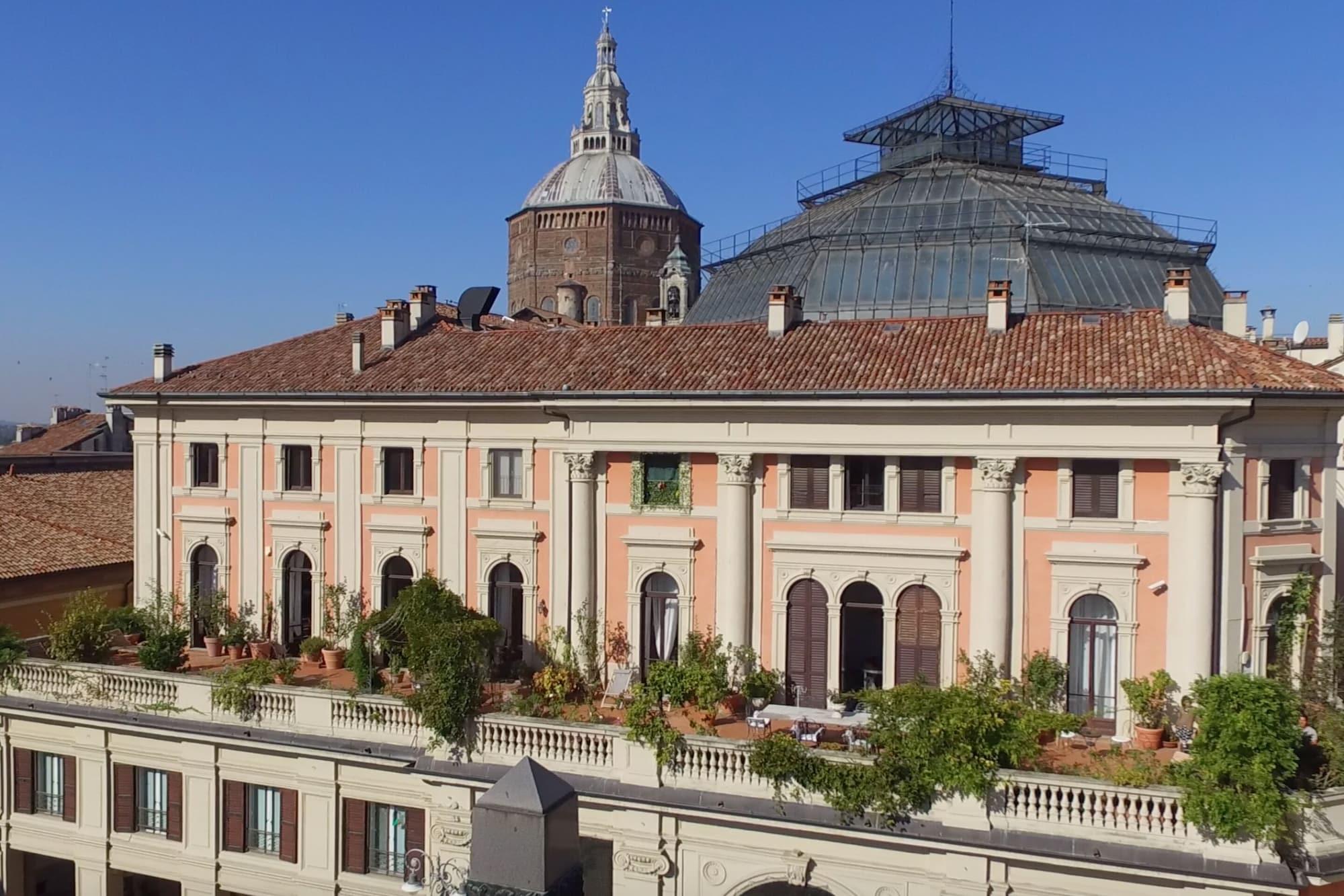 Vista Exterior Arnaboldi Palace