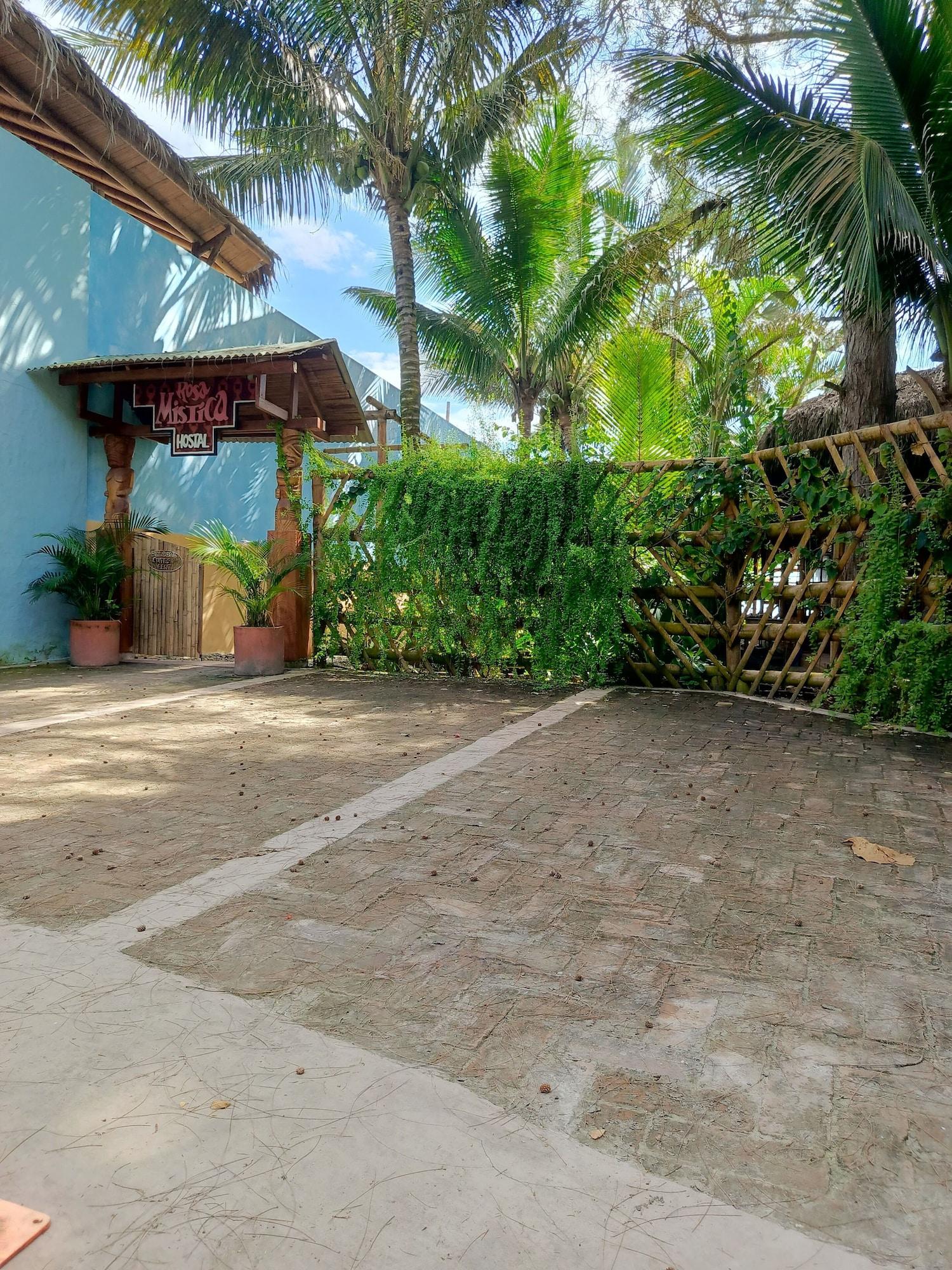 Vista Exterior HOSTAL ROSA MISTICA