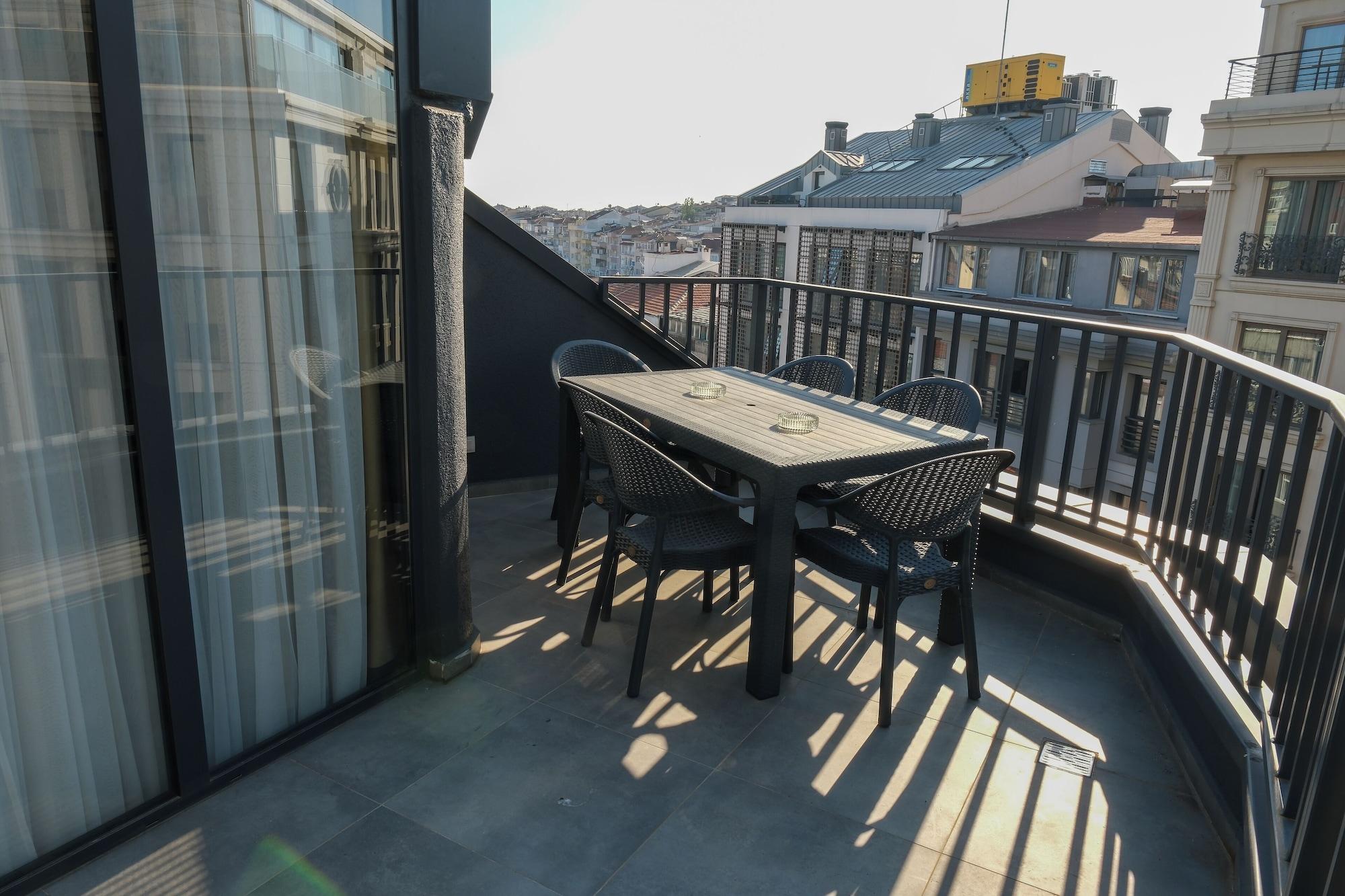 Restaurant Bird Nest Suite