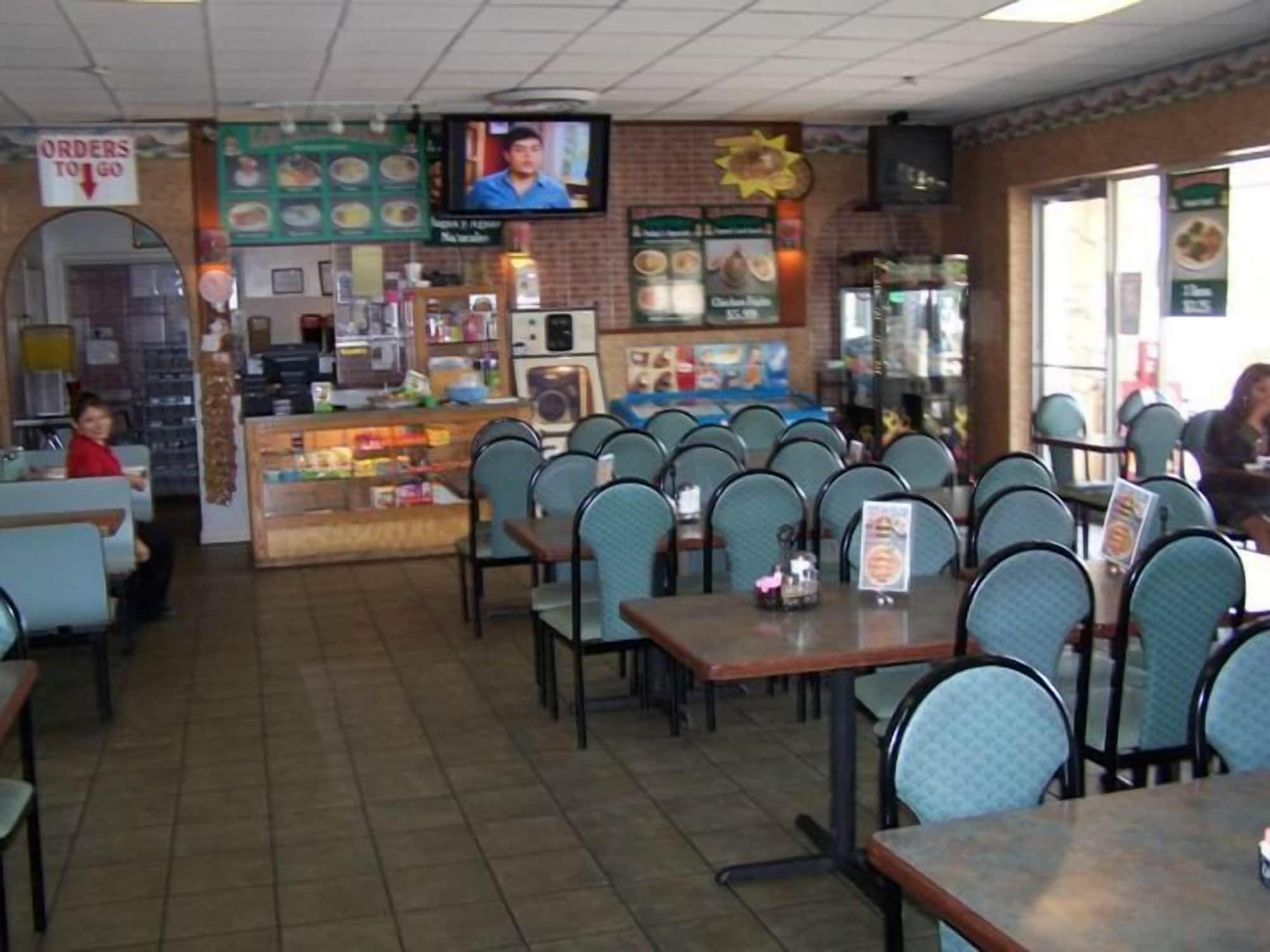 Bar/Salón Rodeway Inn