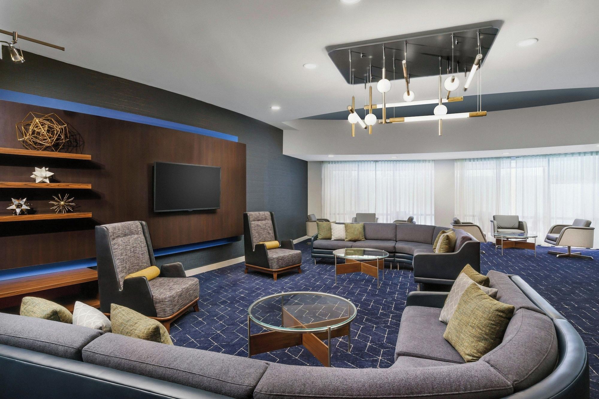 Vista Lobby Courtyard By Marriott Farmington