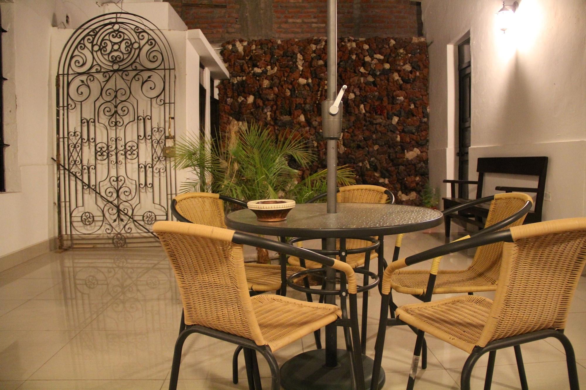 Vista Exterior Casona Plaza Colonial AQP