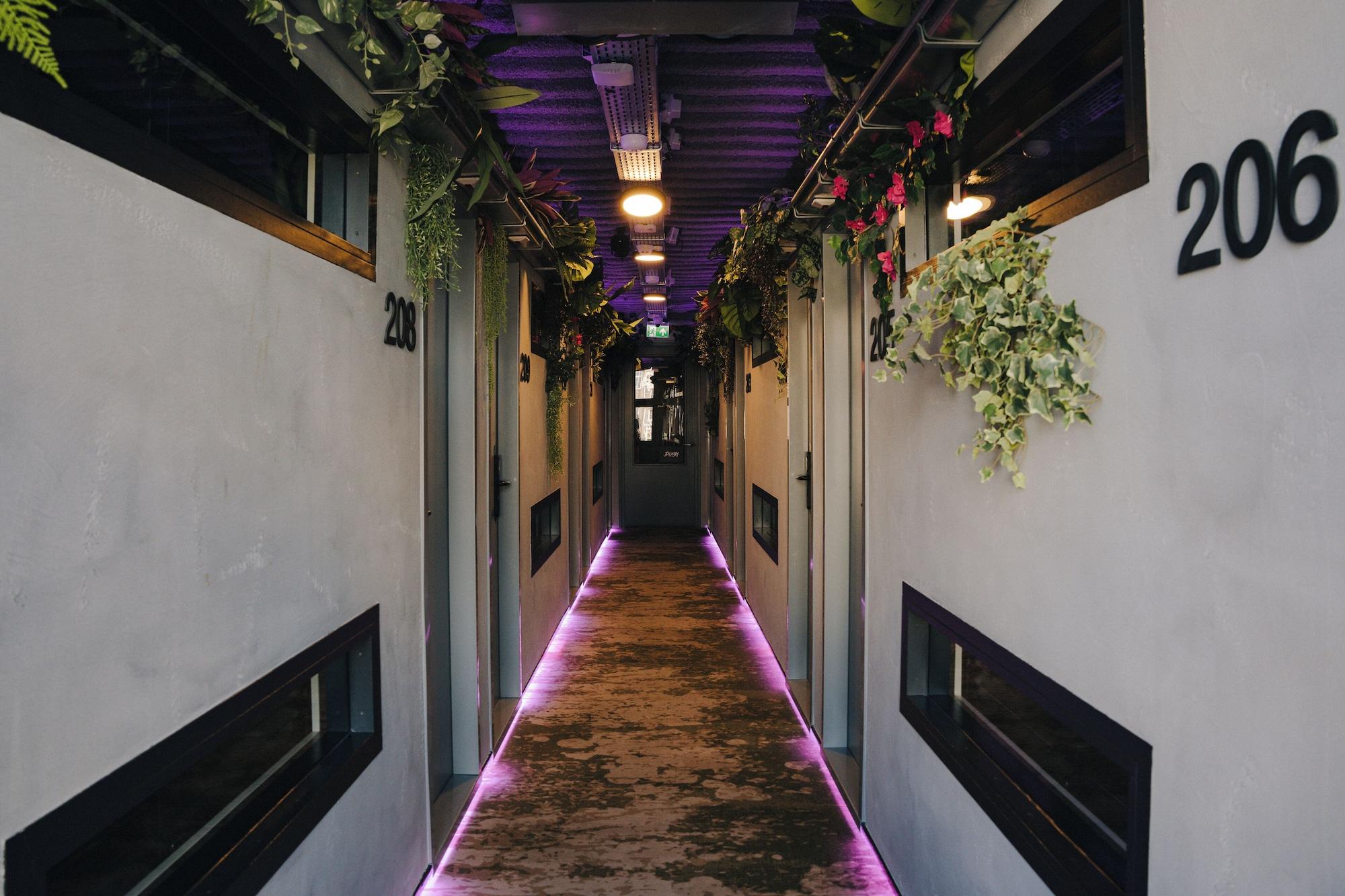 Varios This Hostel