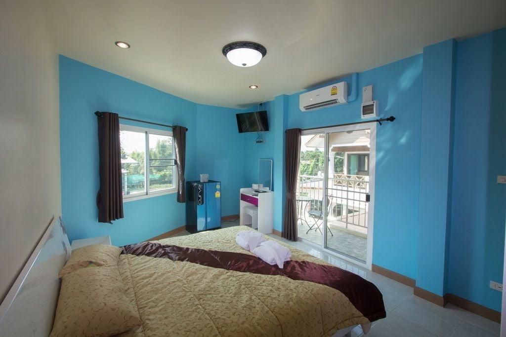 Varios Donchai House