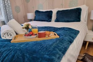 Alquiler Vacacional - 3min walk to DLR, easy commute to the City, close to shops and restaurants