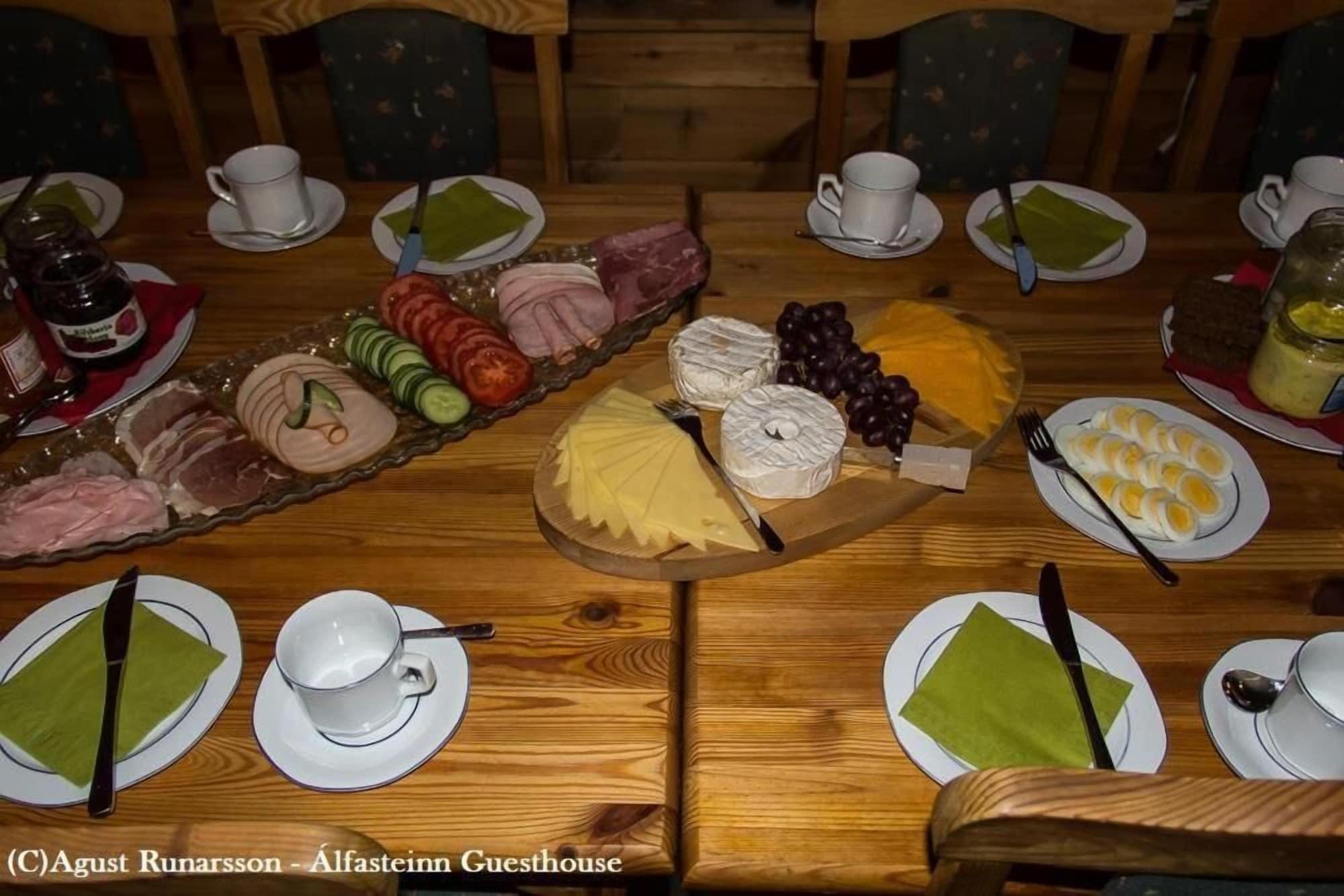 Restaurant Alfasteinn Country Home Guesthouse