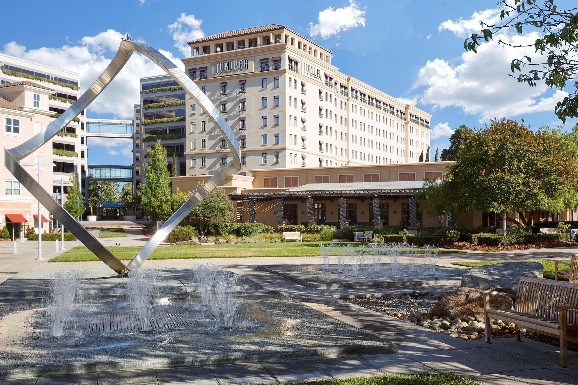 Vista Exterior Juniper Hotel Cupertino, Curio Collection by Hilton