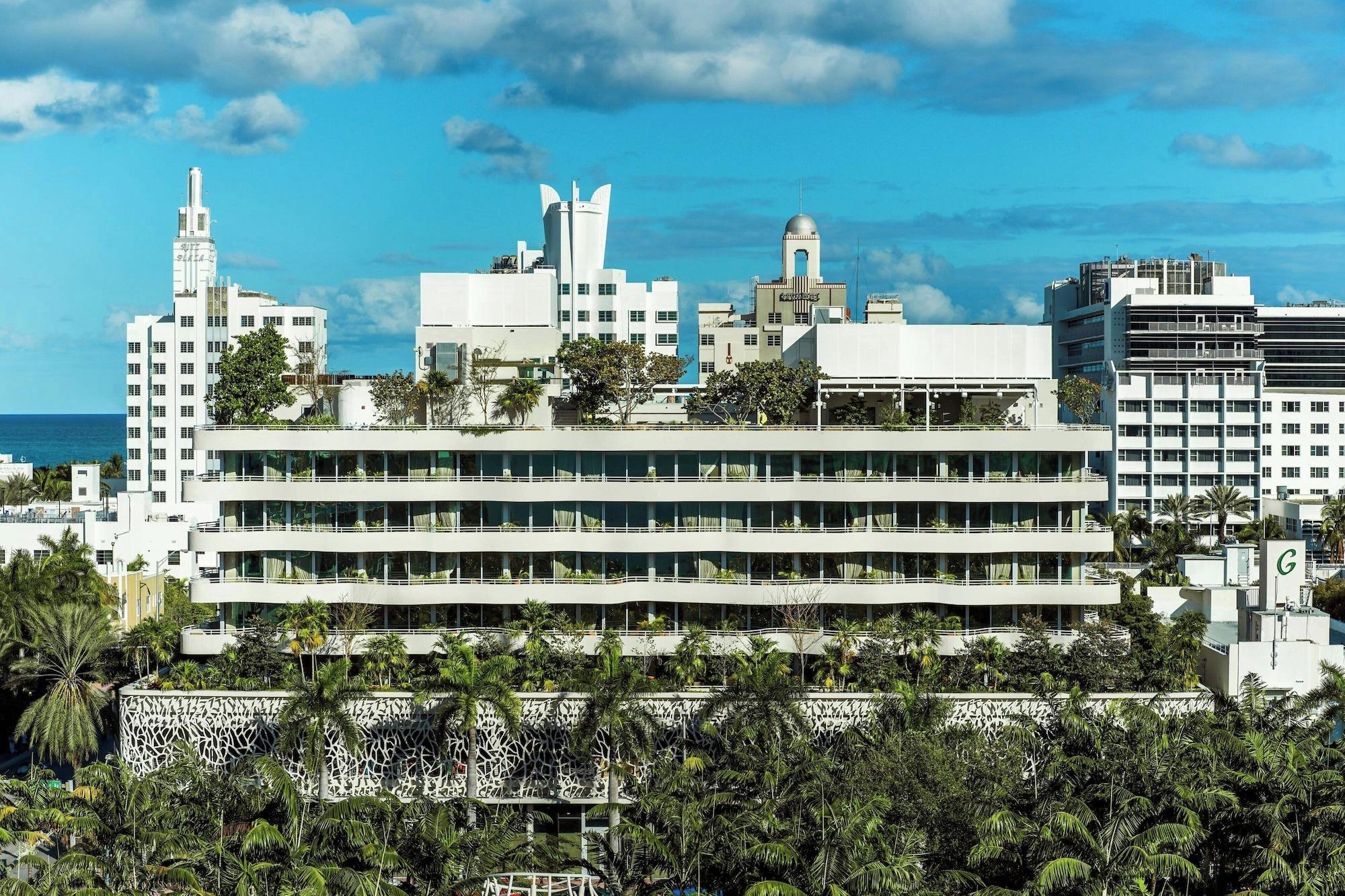 Vista Exterior UNFRAMED, Autograph Collection