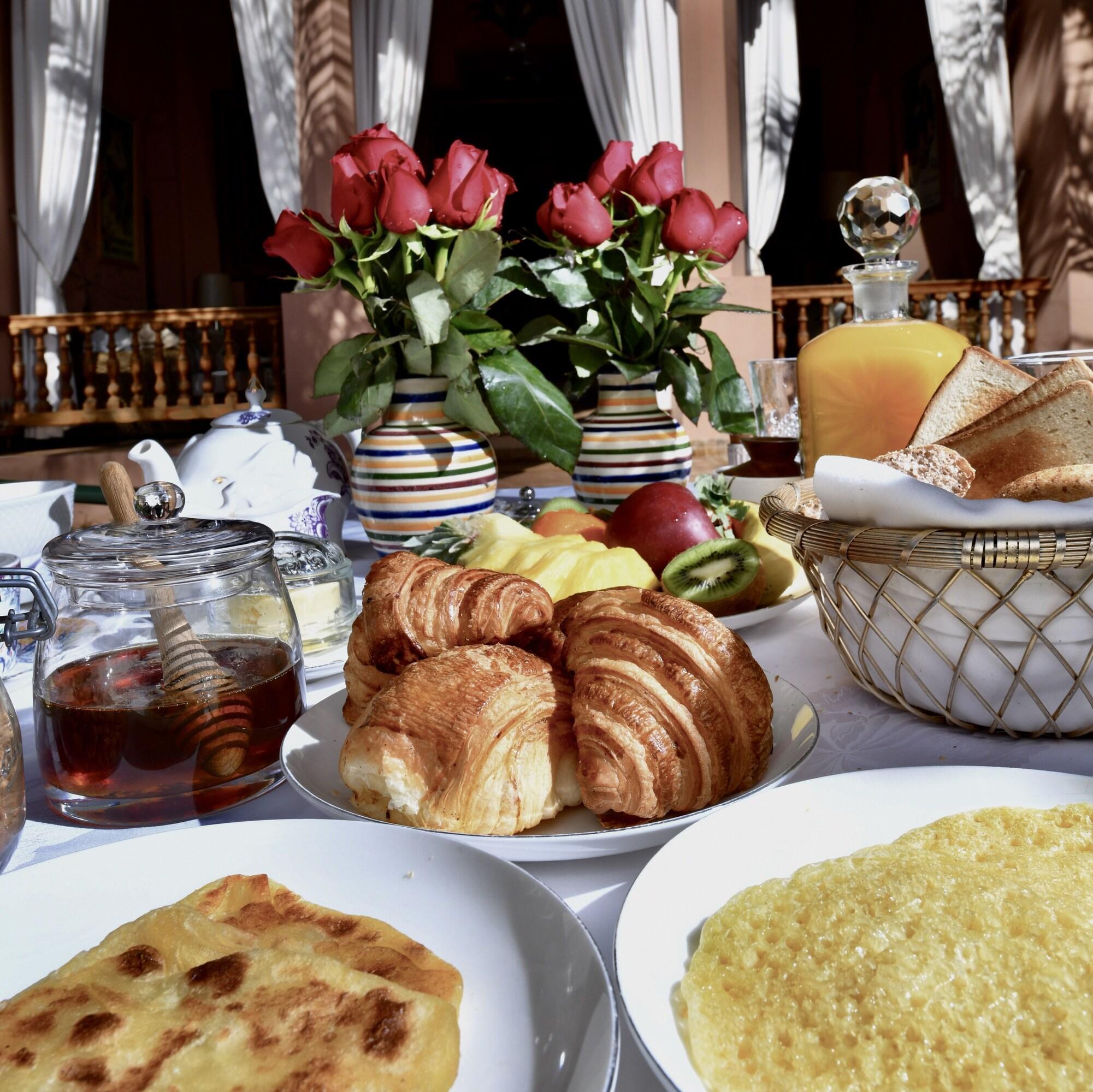 Restaurant Dar Ayniwen Garden Hotel & Bird Zoo