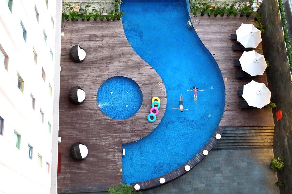 Vista Piscina Pop! Hotel Gubeng Surabaya