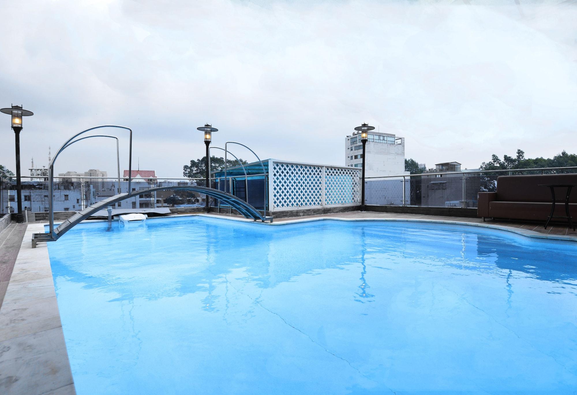 Vista Piscina My Friends Hotel - Hostel