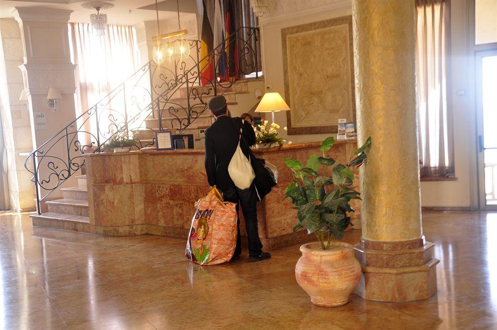 Vista Lobby Hotel Blue Weiss