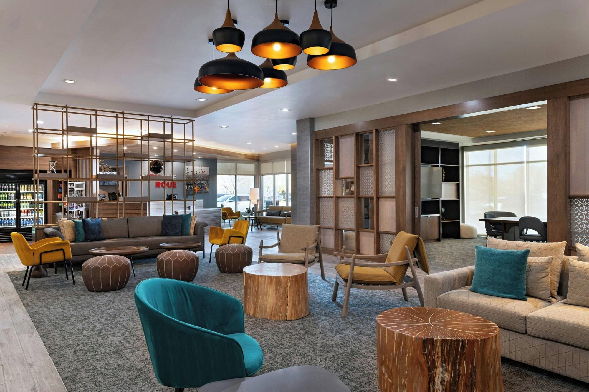 Vista Lobby Fairfield By Marriott Inn & Suites Albuquerque Uptown