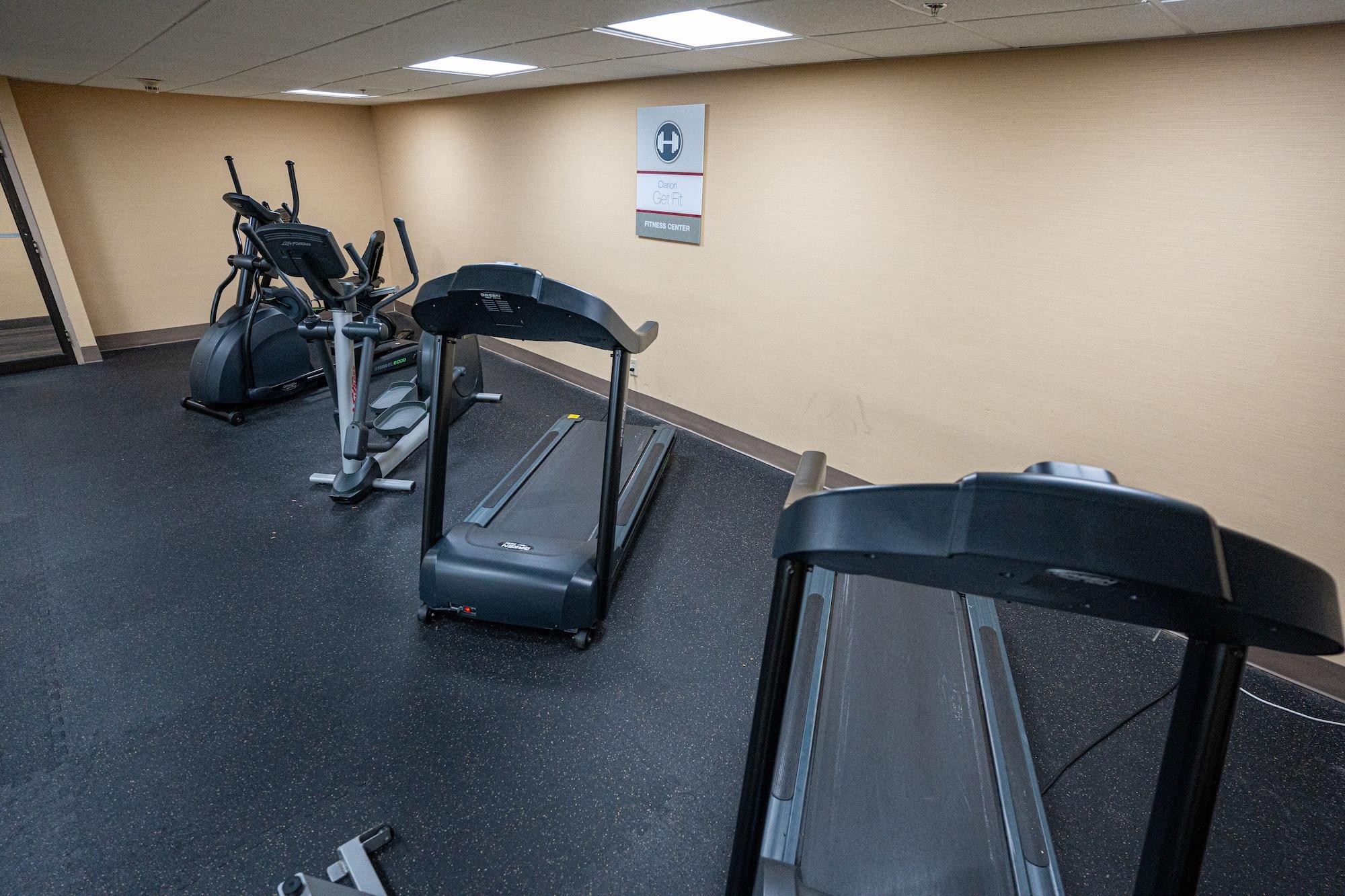 Gimnasio Clarion Hotel Detroit Metro Airport