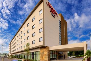 Alojamiento - Hampton Inn by Hilton Piedras Negras