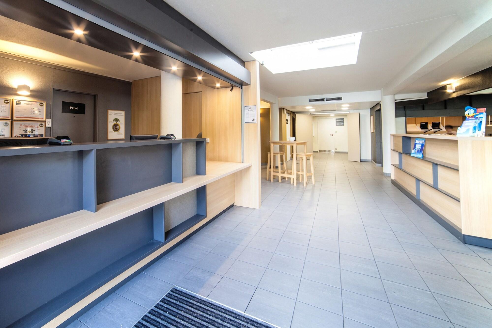 Vista Lobby B&B HOTEL Marne-la-Vallée Bussy