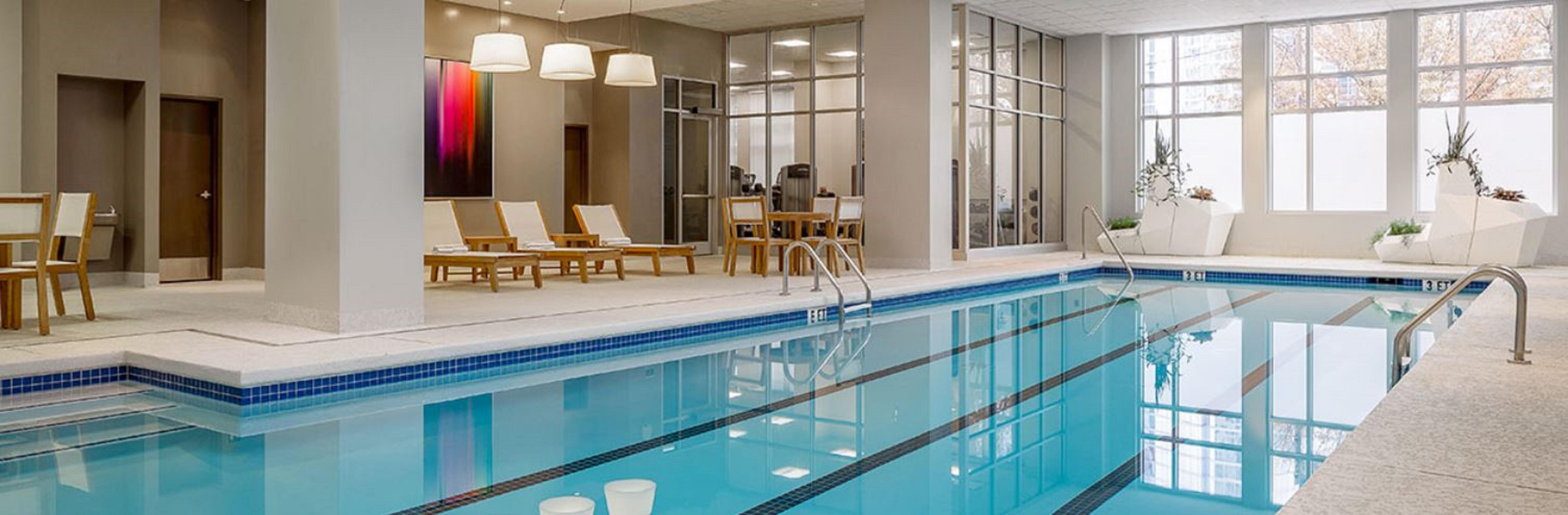 Vista Piscina Hyatt Centric Midtown Atlanta