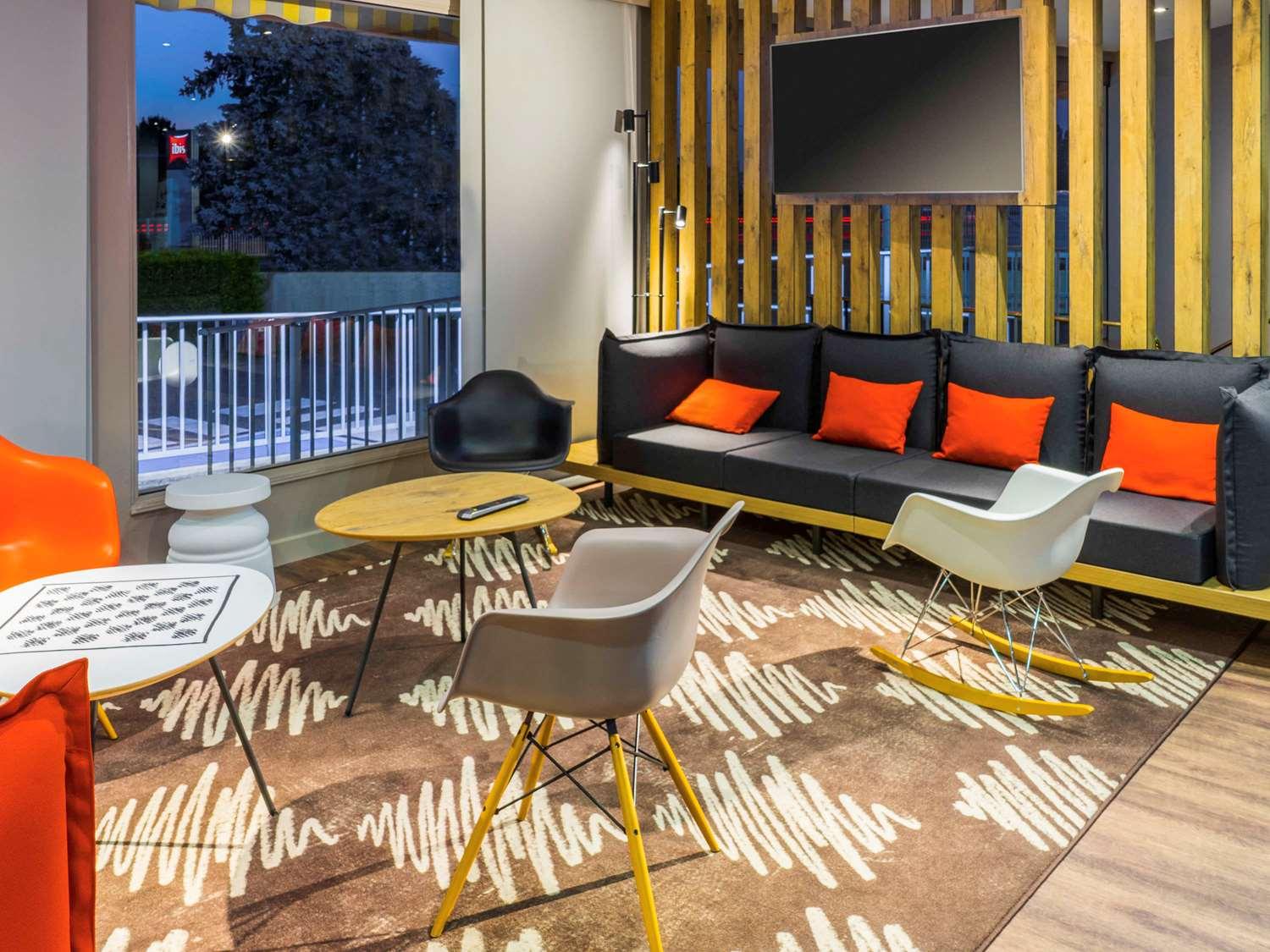 Vista Exterior ibis Tarbes Odos
