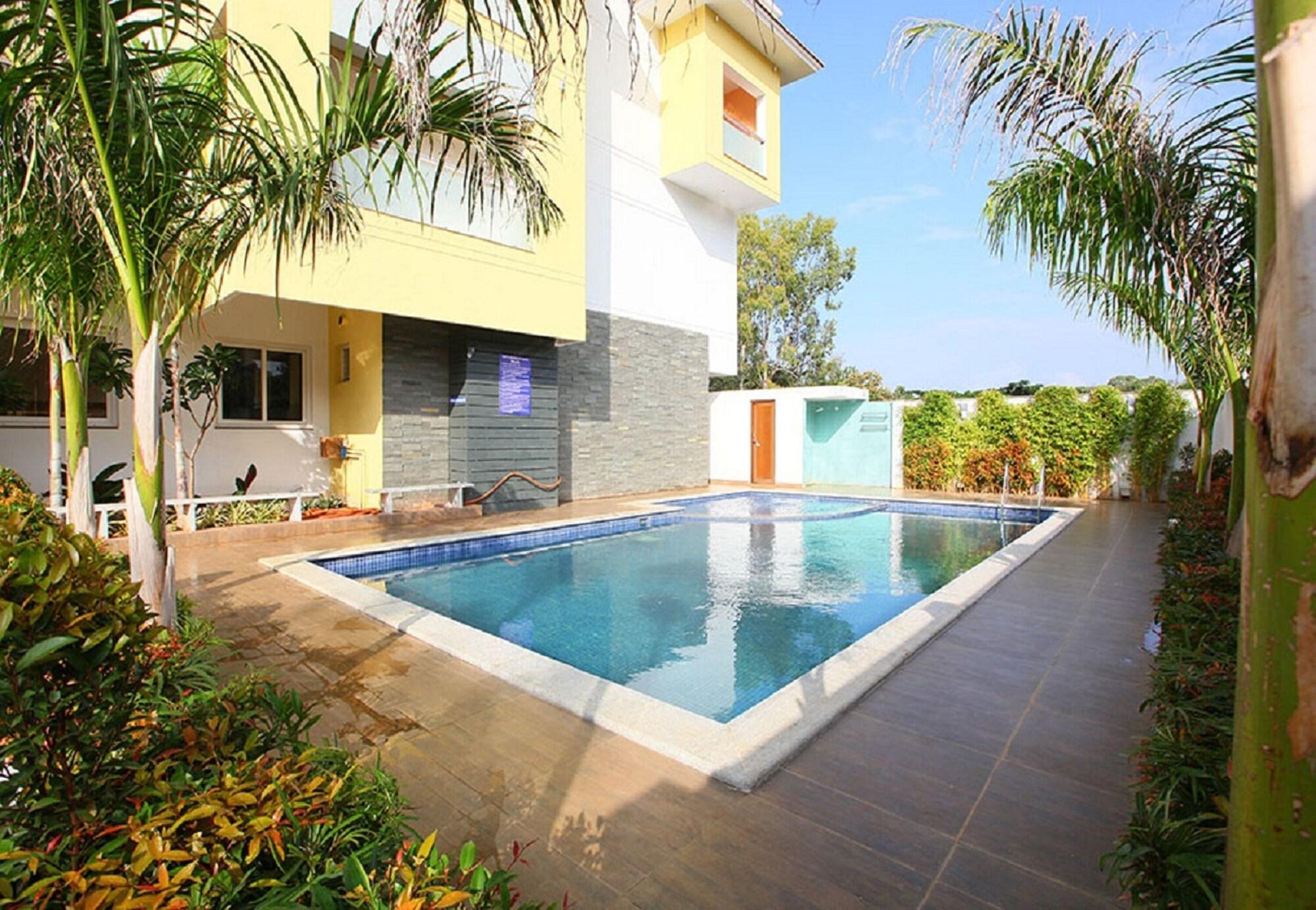 Vista Piscina Emerald Dove