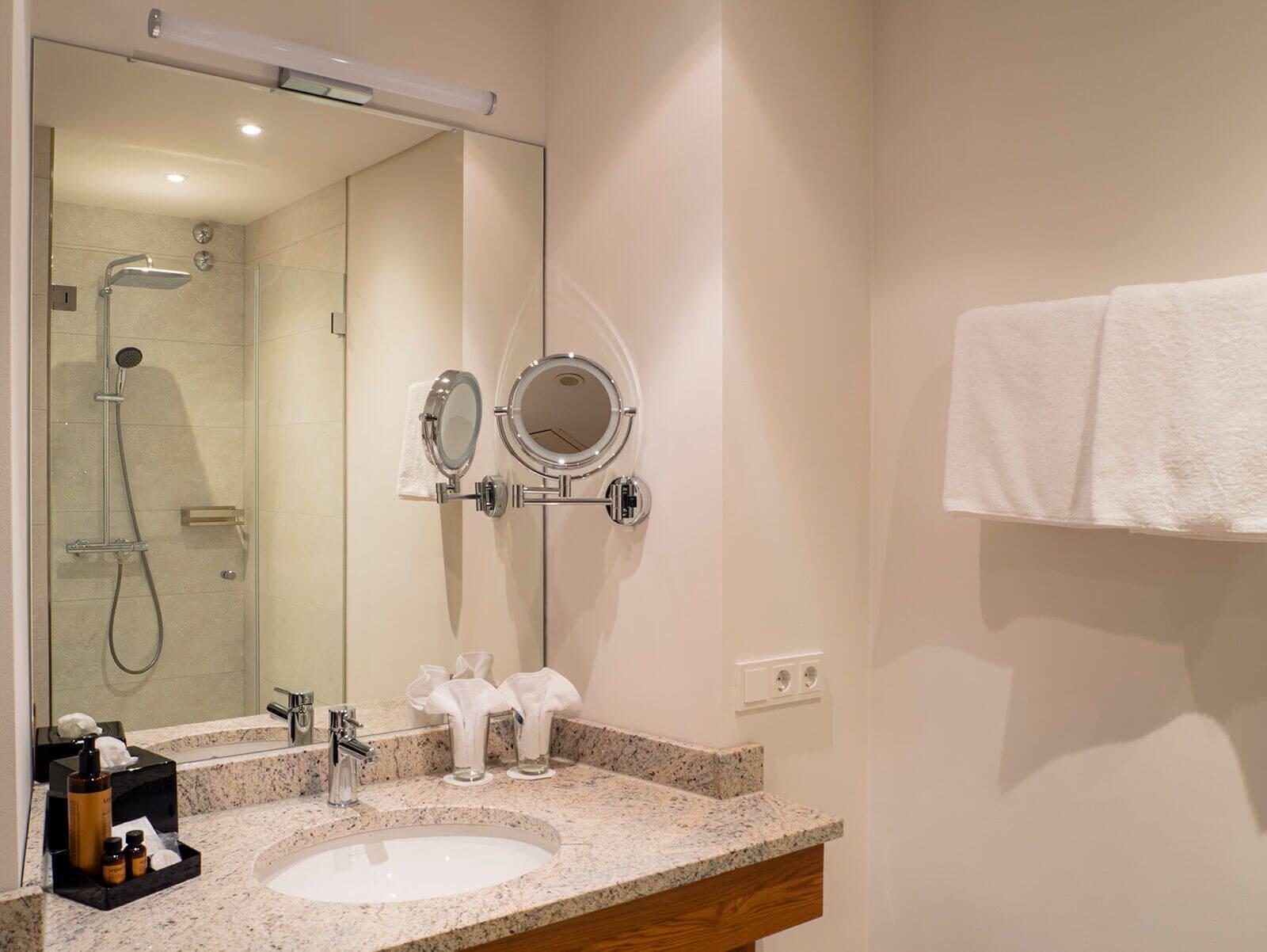 Equipamiento de Habitación Romantik Hotel-Restaurant Altenberger Hof