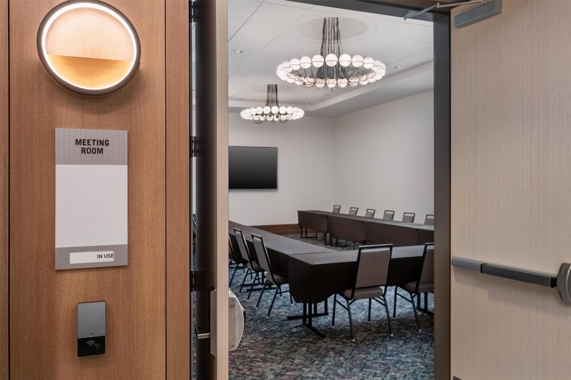 Sala de Reuniones Tru by Hilton Houston Downtown Convention Center