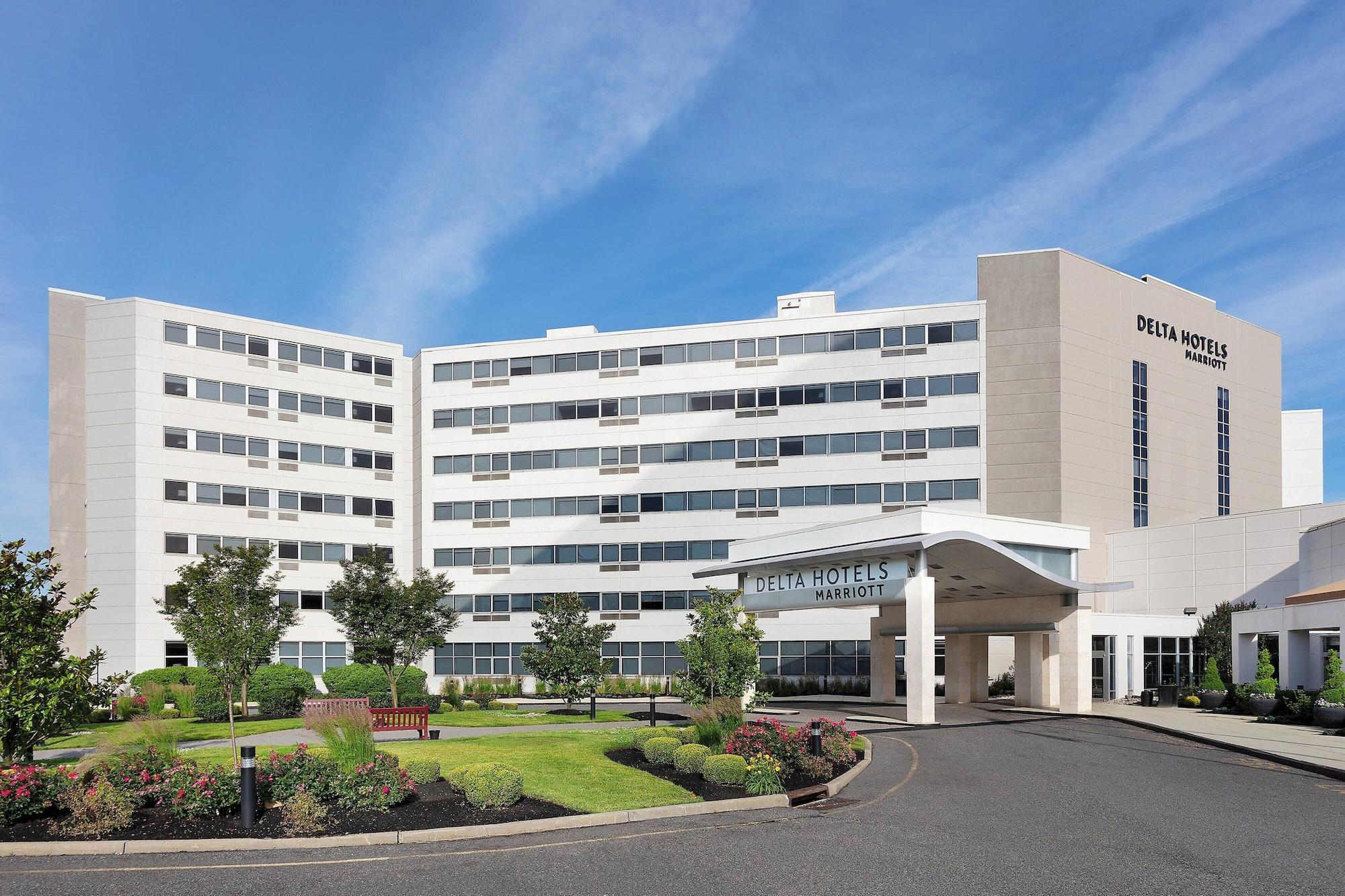 Vista Exterior Delta Hotels by Marriott Woodbridge