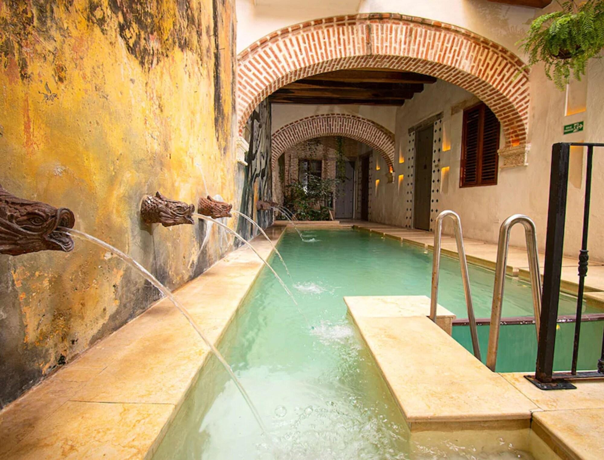 Vista Piscina Hcf-kbf Boutique Hotel Room In The Historic Center With Pool And Wifi