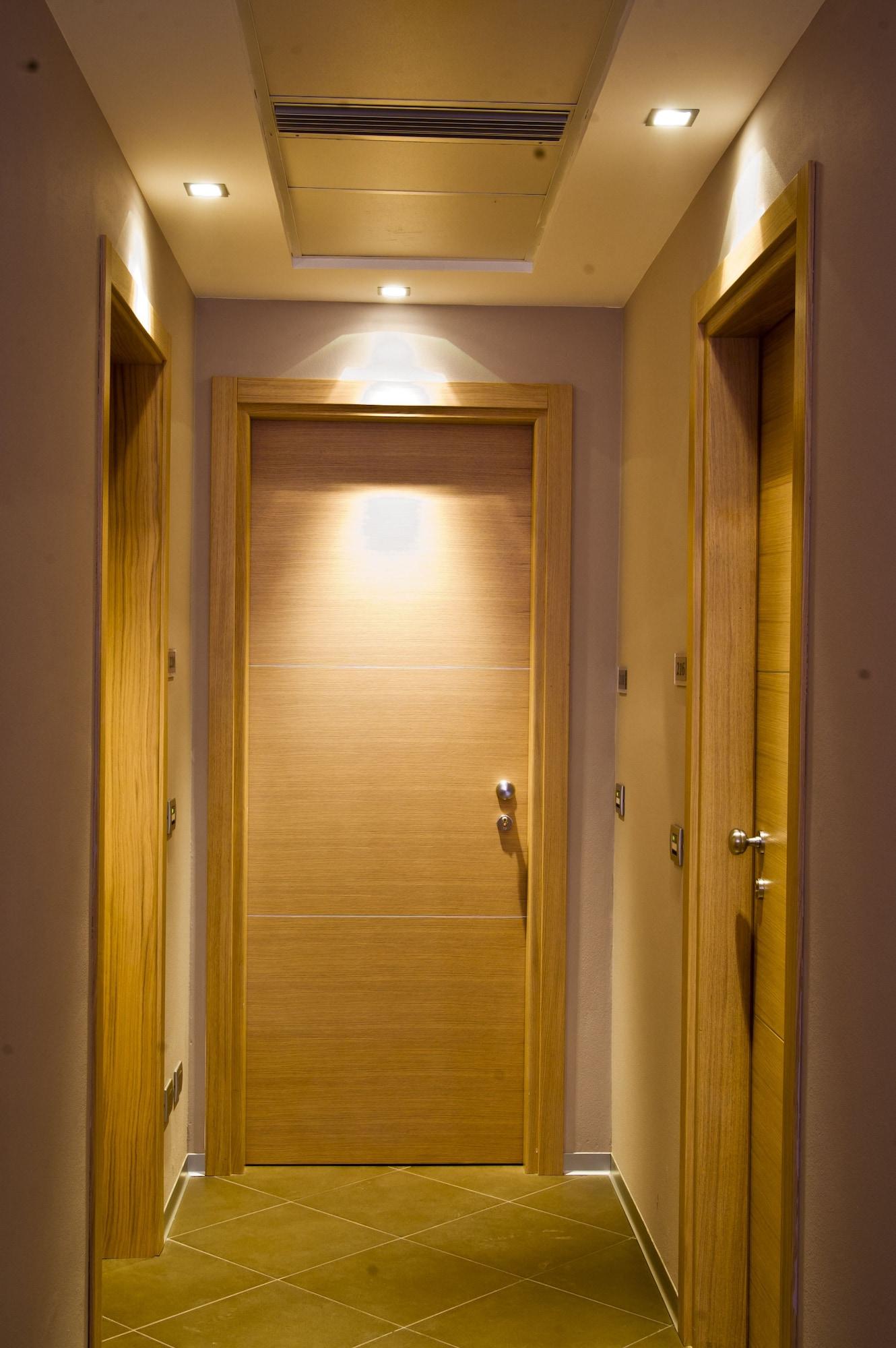 Varios Hotel Main Street