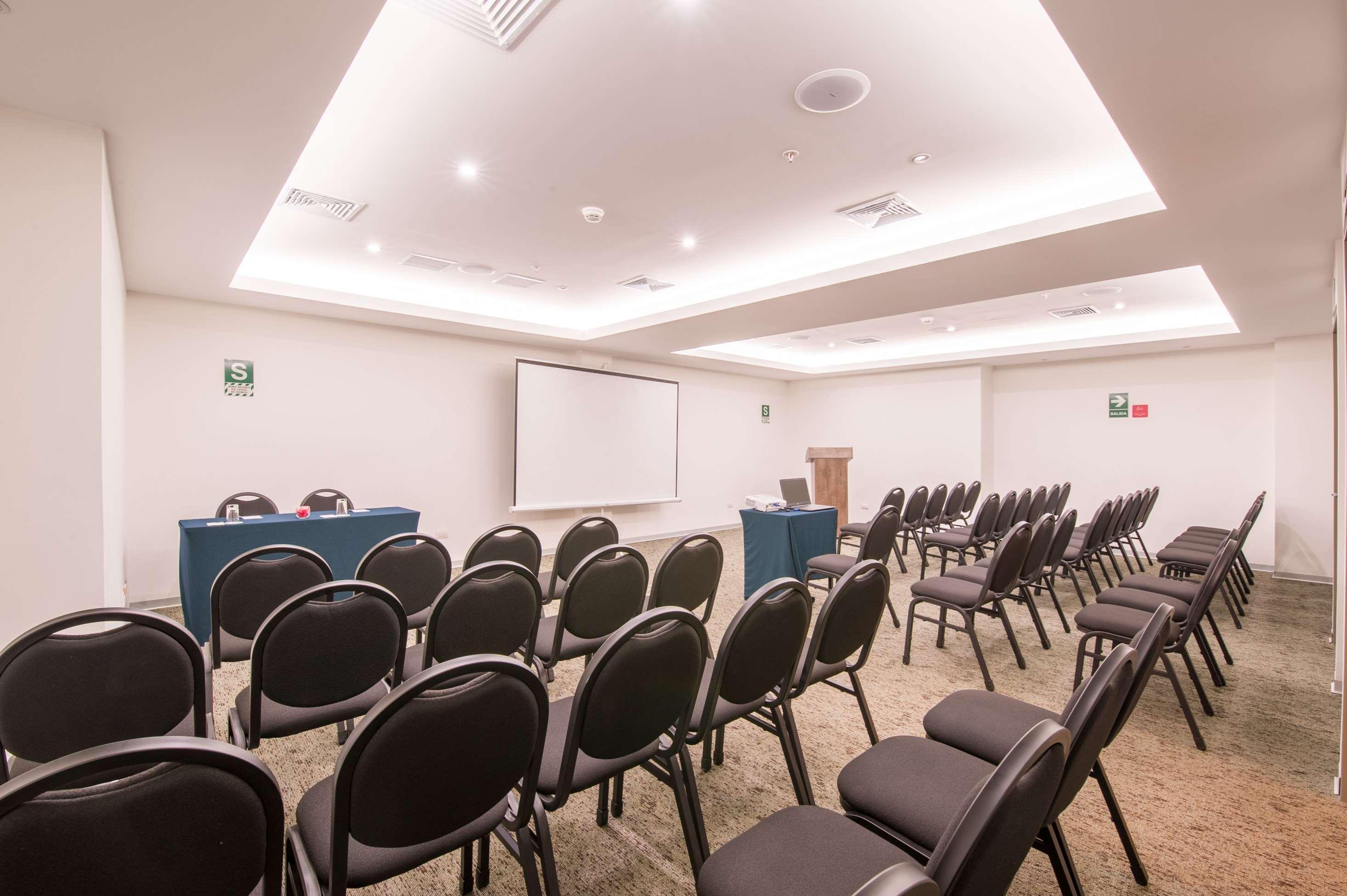 Sala de Reuniones Best Western Plus Urban Larco Hotel