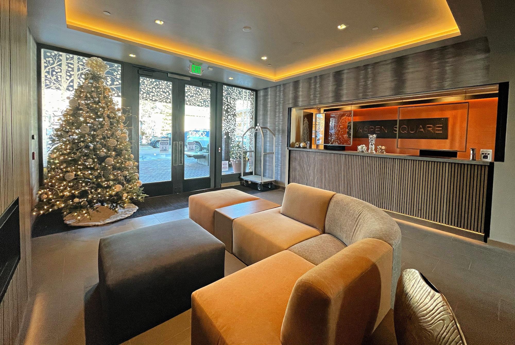 Vista Lobby Aspen Square Condominium Hotel