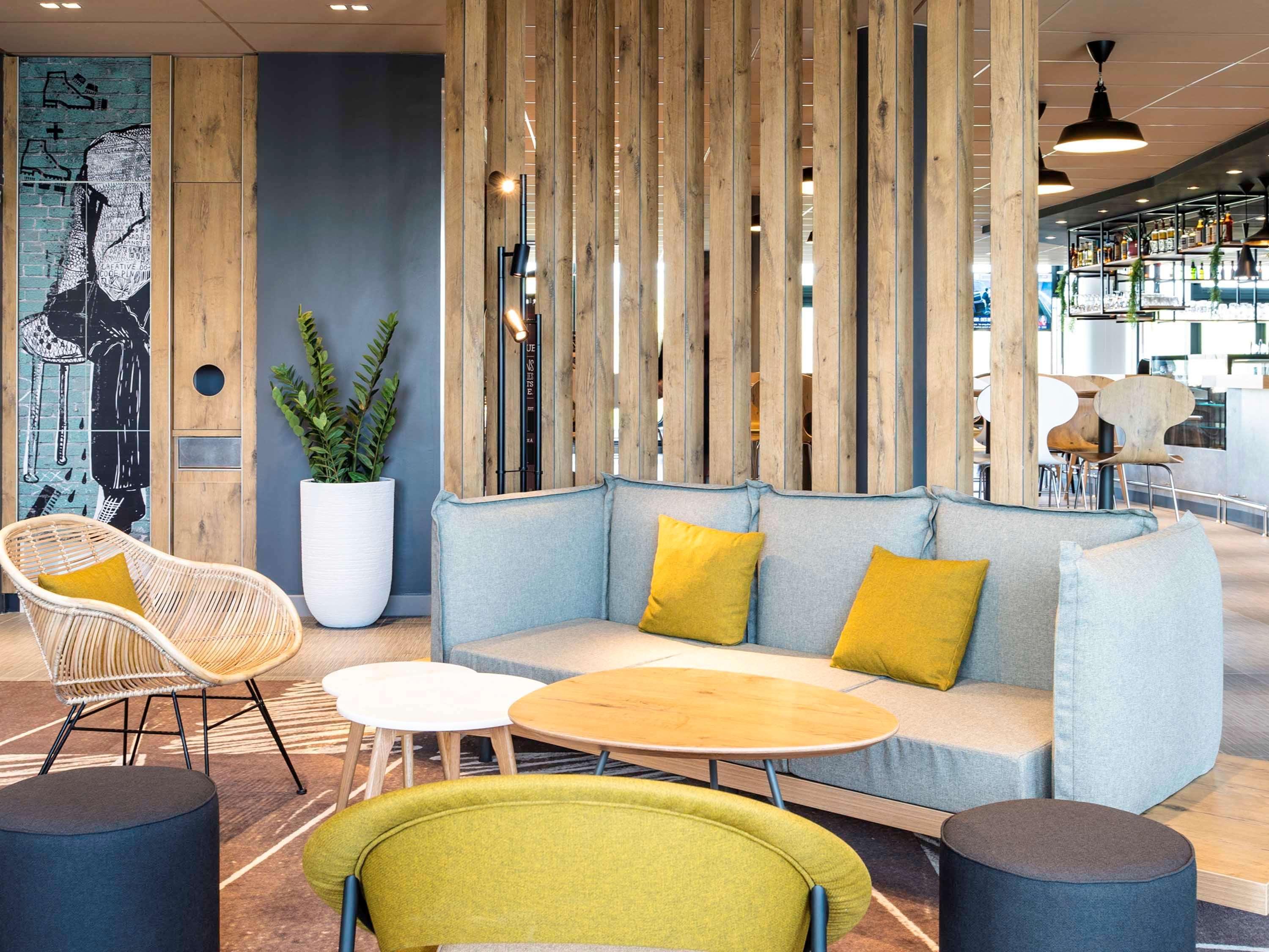 Bar/Salón Ibis Gonesse