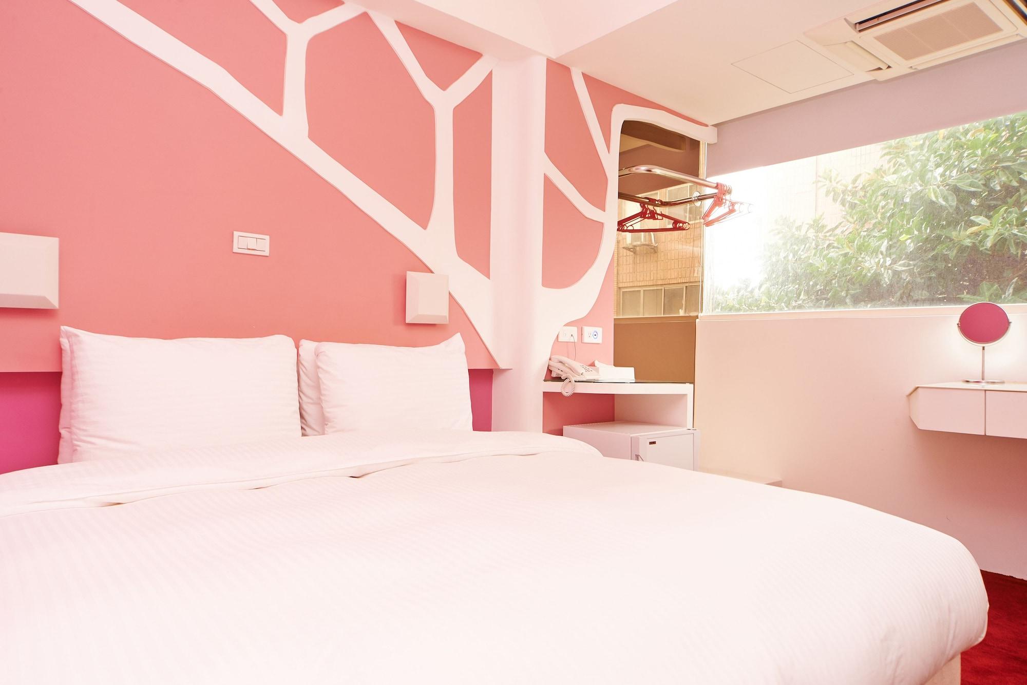 Varios Forever Inn