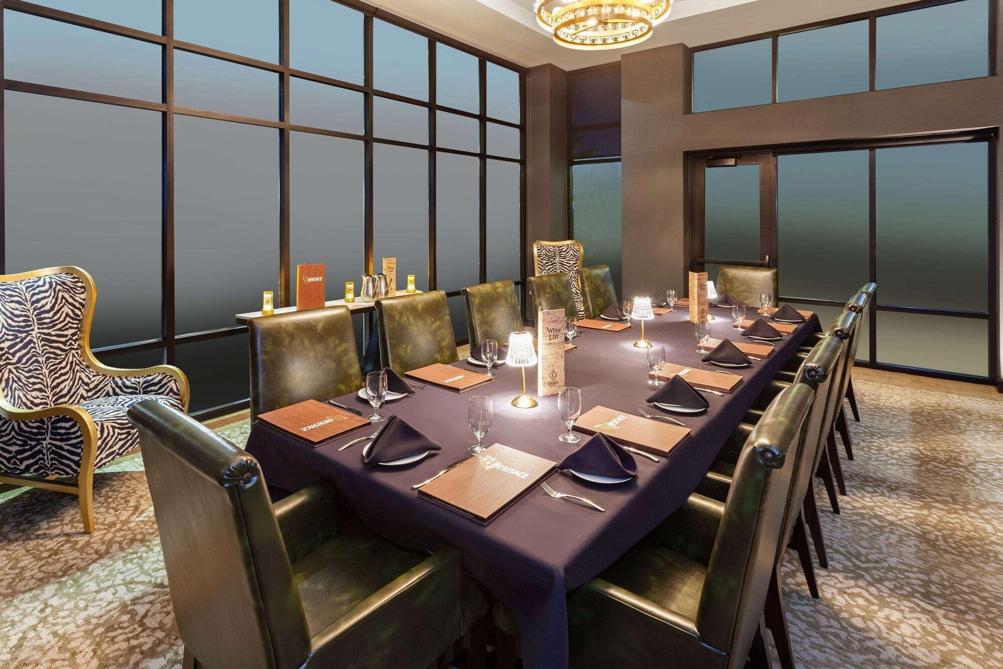 Restaurant Legacy Hotel Trademark Collection By Wyndham