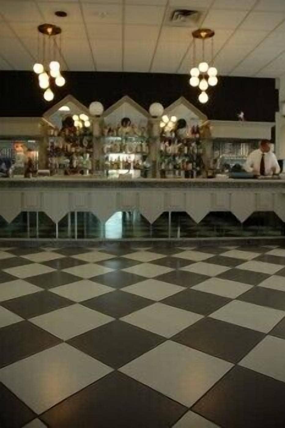 Bar/Salón Cavallino