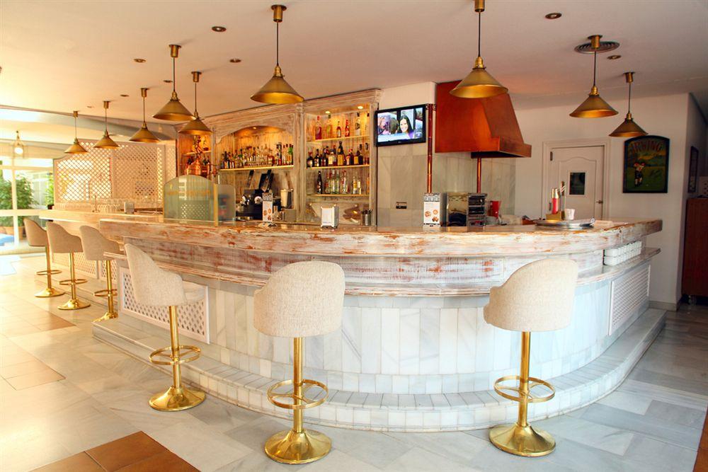 Bar/Salón Hotel PYR Marbella