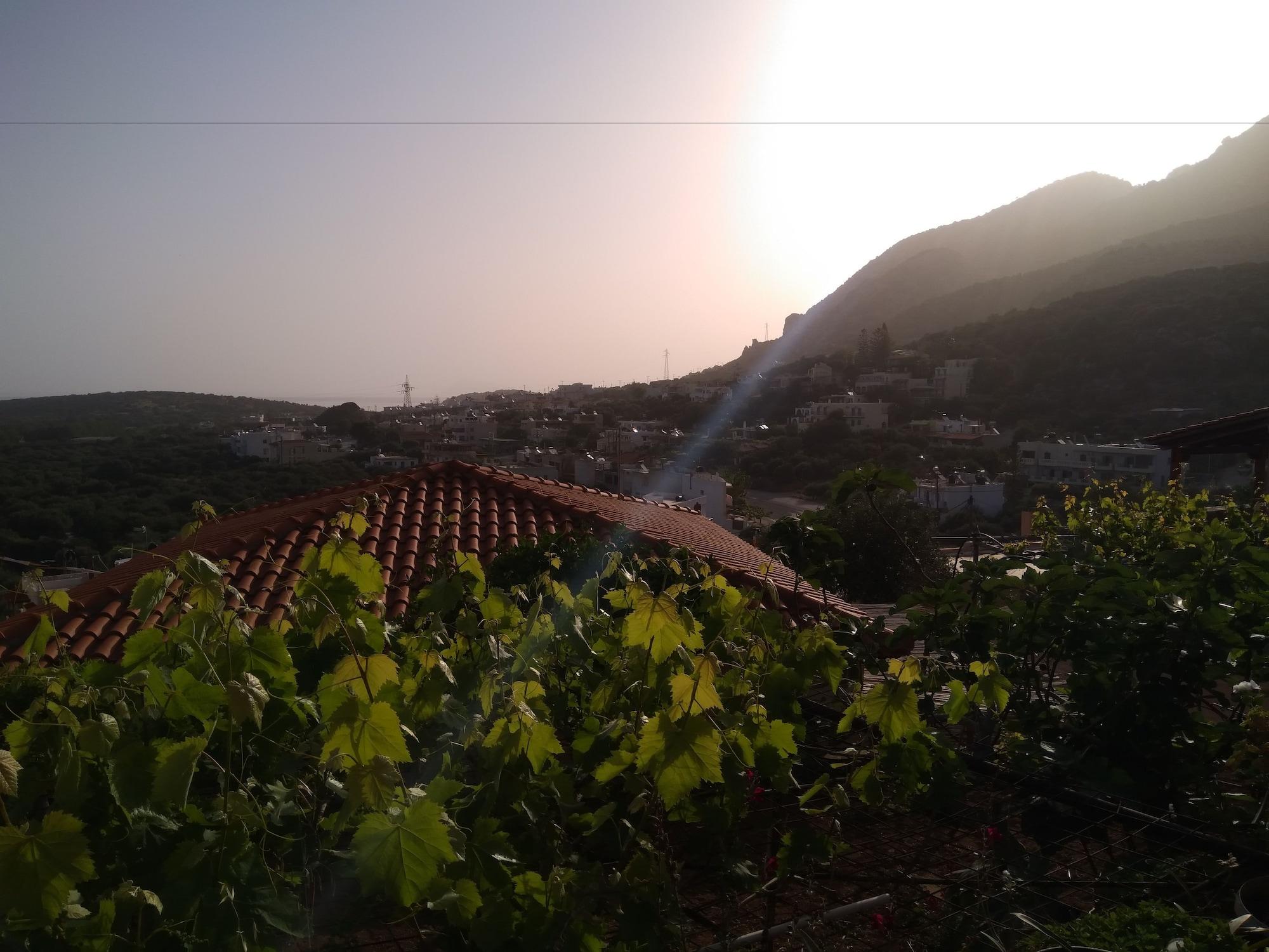 Vista Exterior Kavousanos Apartments