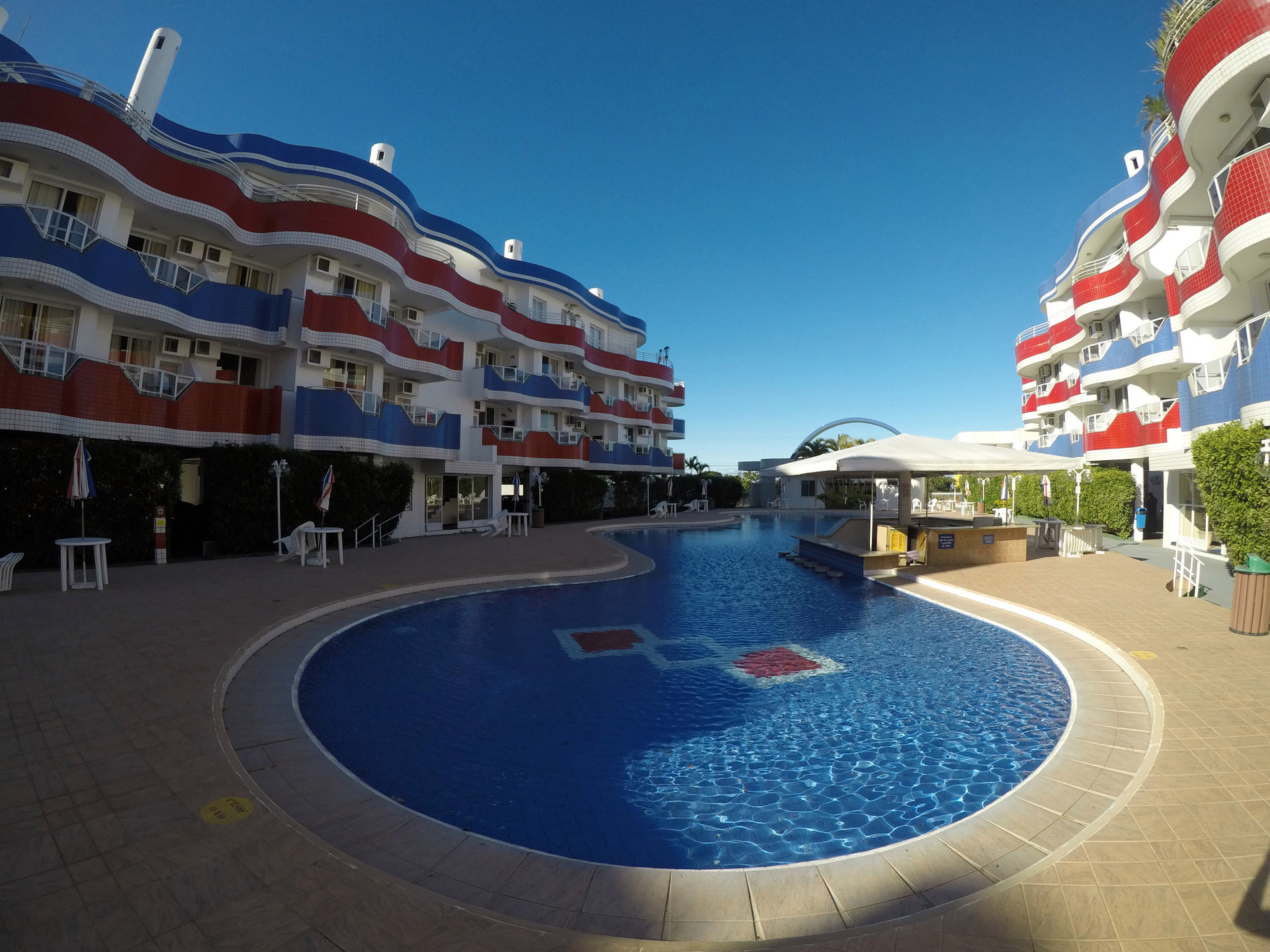 Vista Piscina ApartHotel Temporada Ingleses 250