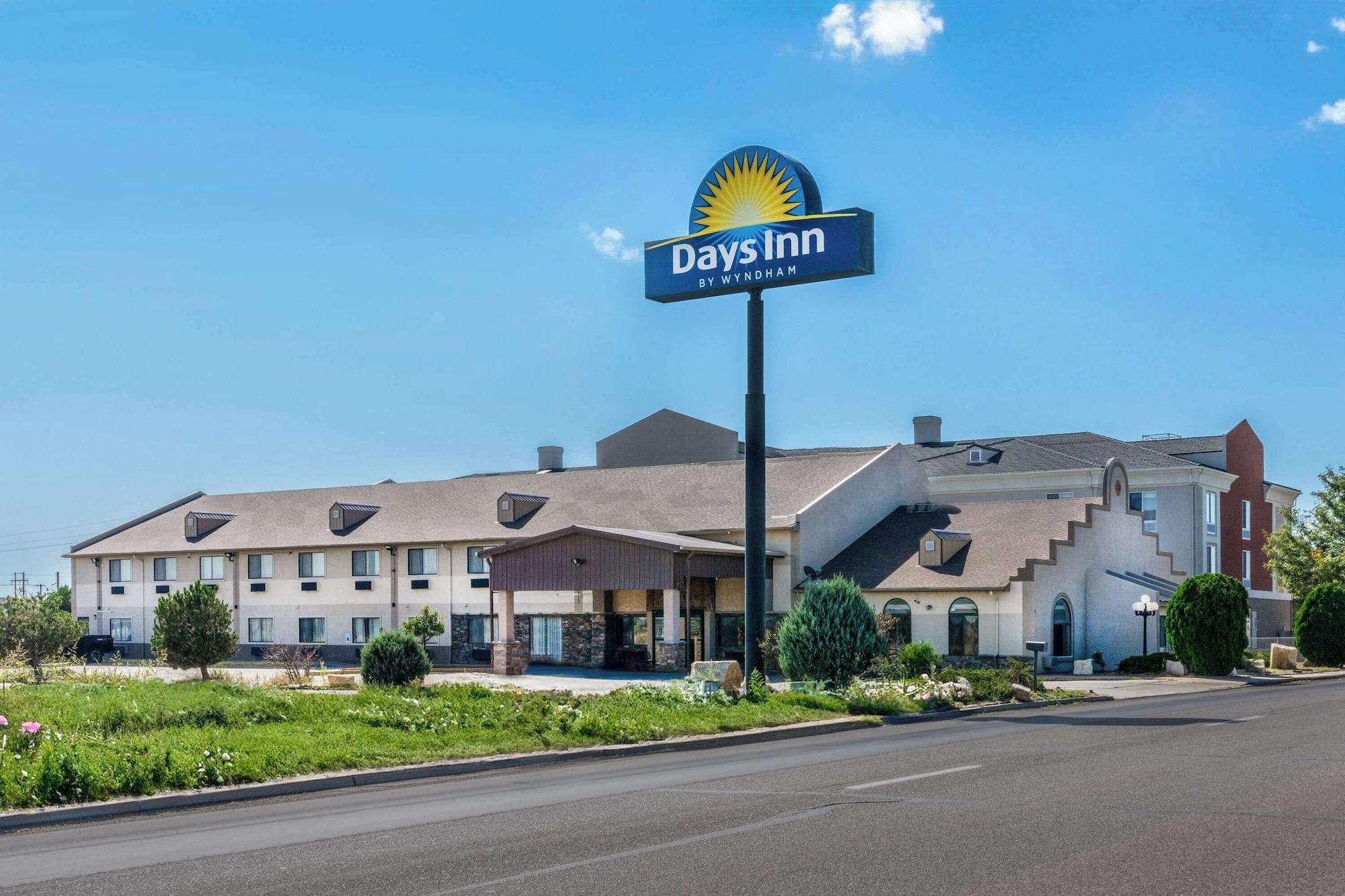 Vista Exterior Days Inn by Wyndham Lamar