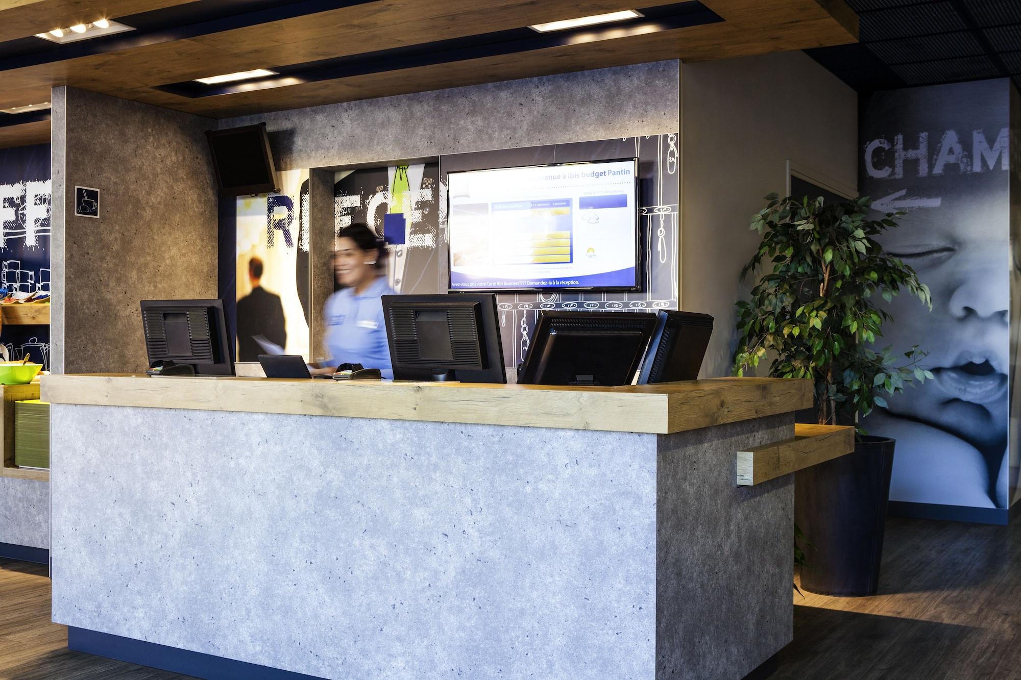 Vista Lobby ibis budget Paris Porte de Pantin