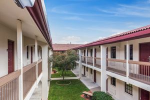 Alojamiento - Red Roof Inn Houston East – I-10