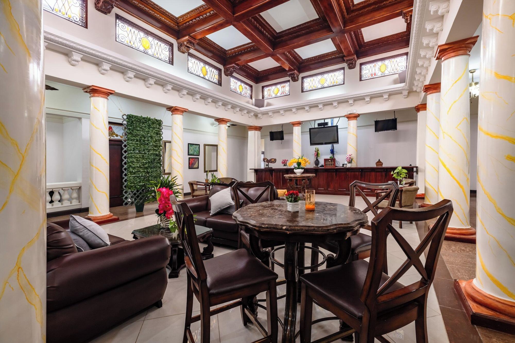 Vista Lobby Hotel Majestad