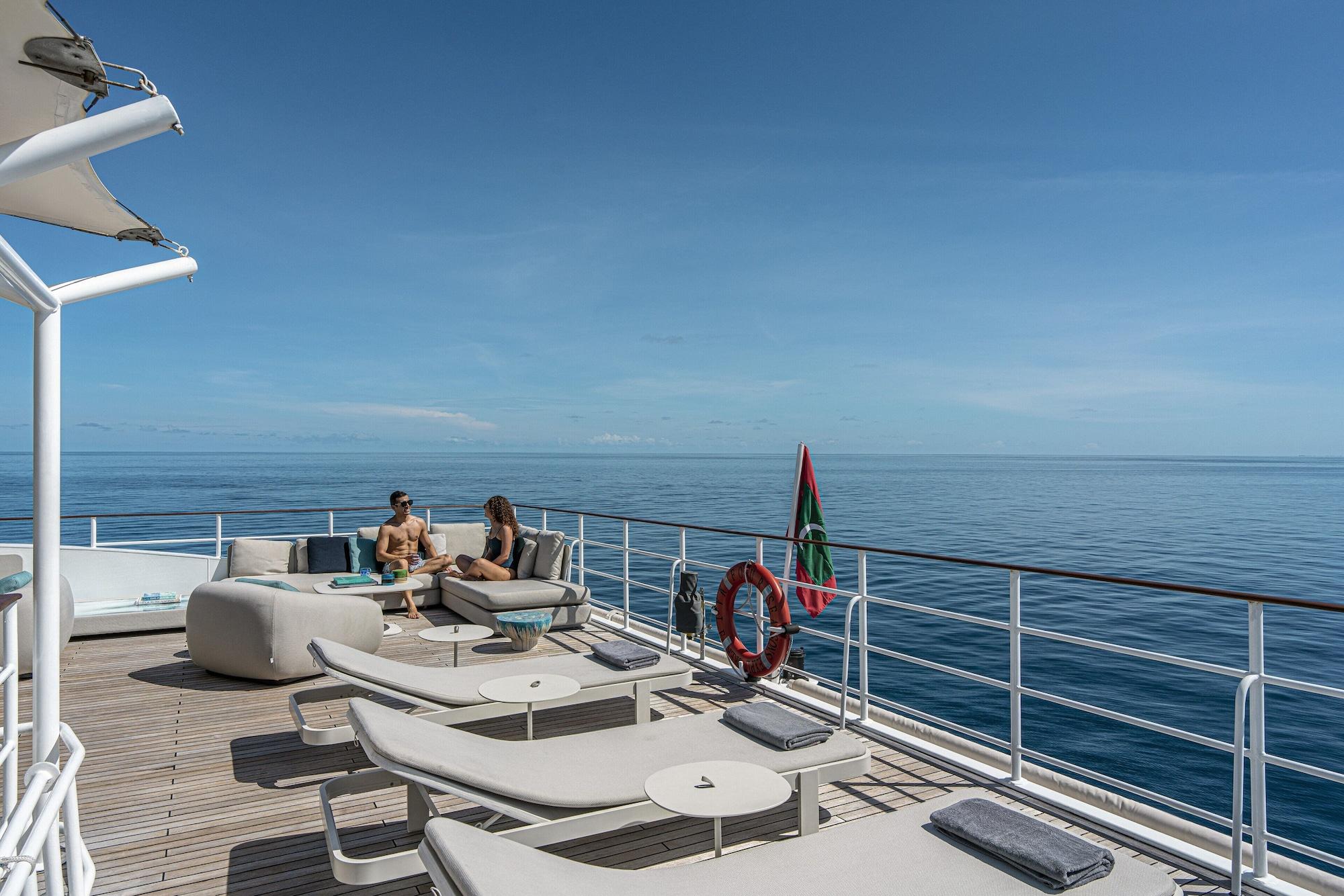 Vista Exterior Four Seasons Explorer, Palau - Cruising Resort